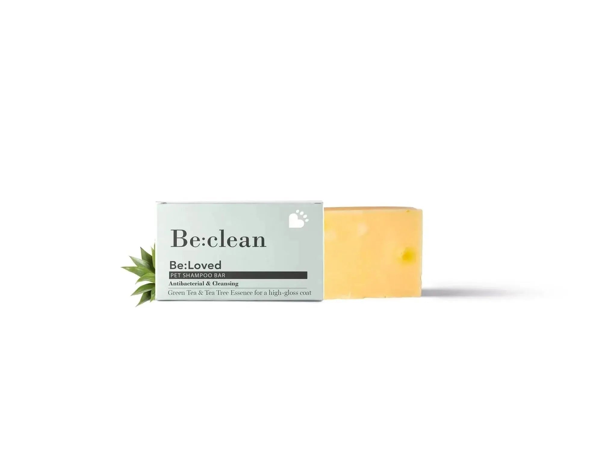 Be:Clean Dog Shampoo Bar 110g, gul såpebar og hvit eske med grønne blader.