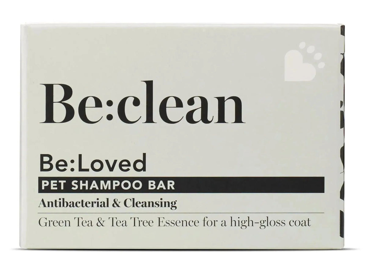Be:Clean Be:Loved Pet Shampoo Bar i hvit og svart emballasje, antibakteriell med grønn te.