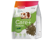 Beaphar CARE+ Nature Marsvinfôr 1,5 kg pose med to marsvin og fôrpellets.