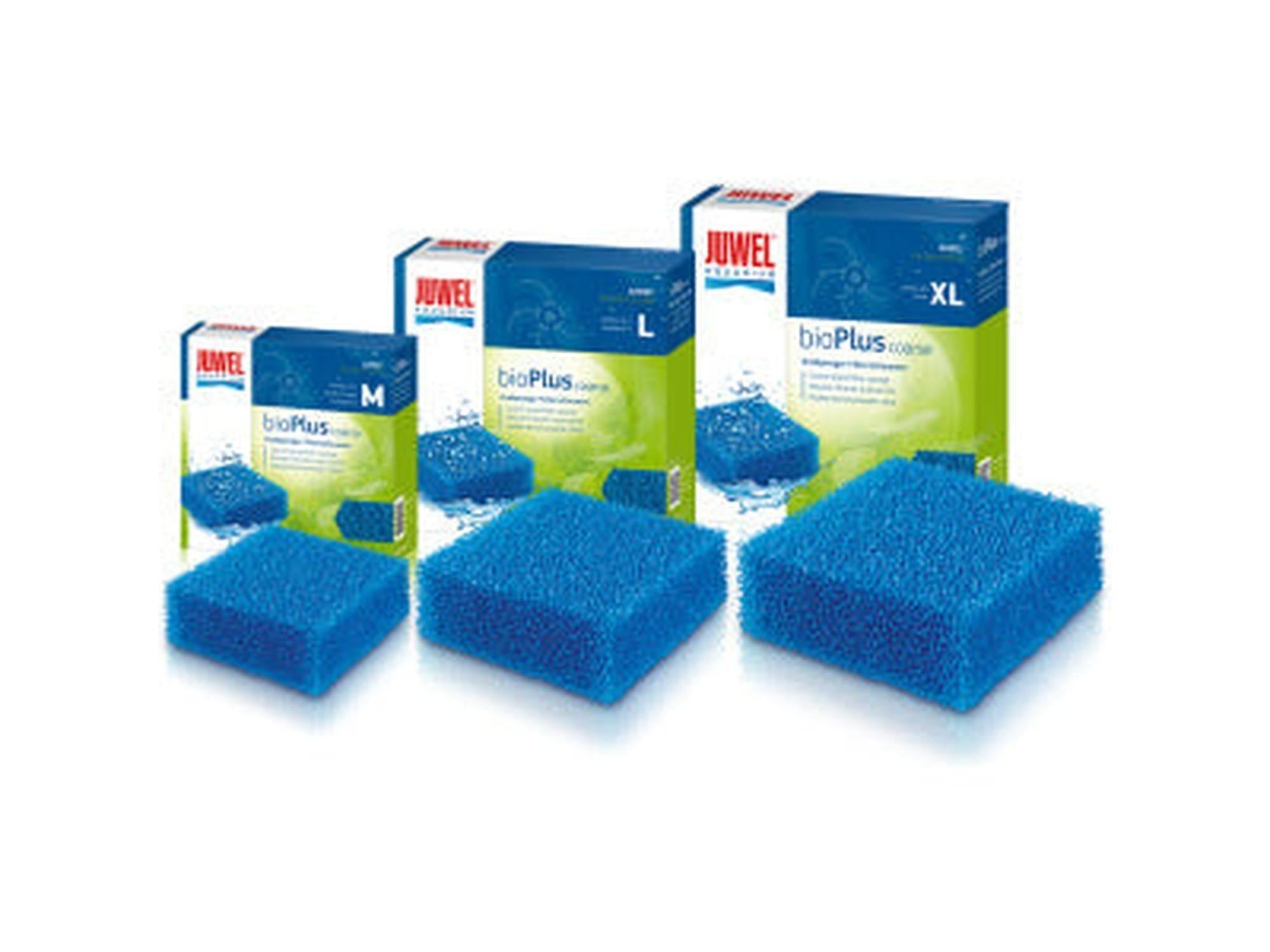 Tre blå Juwel BioPlus Coarse filter svamper i størrelsene M, L og XL, med tilhørende emballasje.