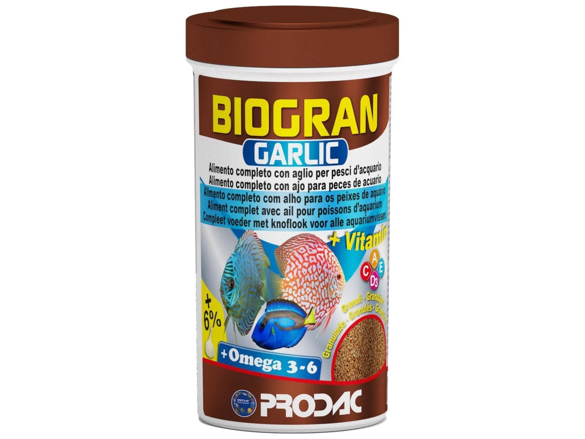Biogran Garlic 40-120gr fiskefôr i brun og hvit beholder med akvariefisk og vitamininformasjon.