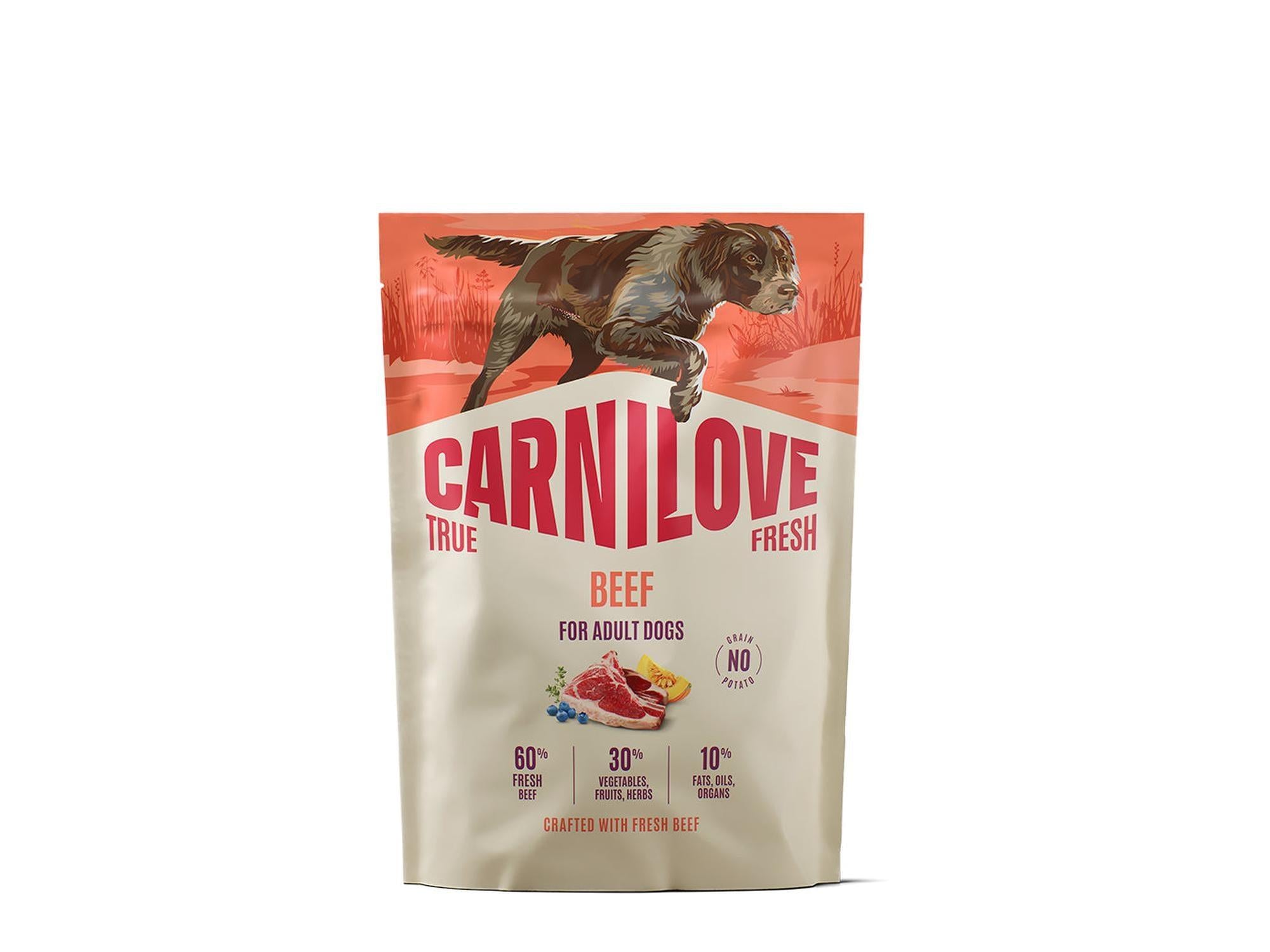 Carnilove True Fresh Beef hundefôrpose med en brun hund, storfekjøtt, grønnsaker og "Grain No Potato" logo.