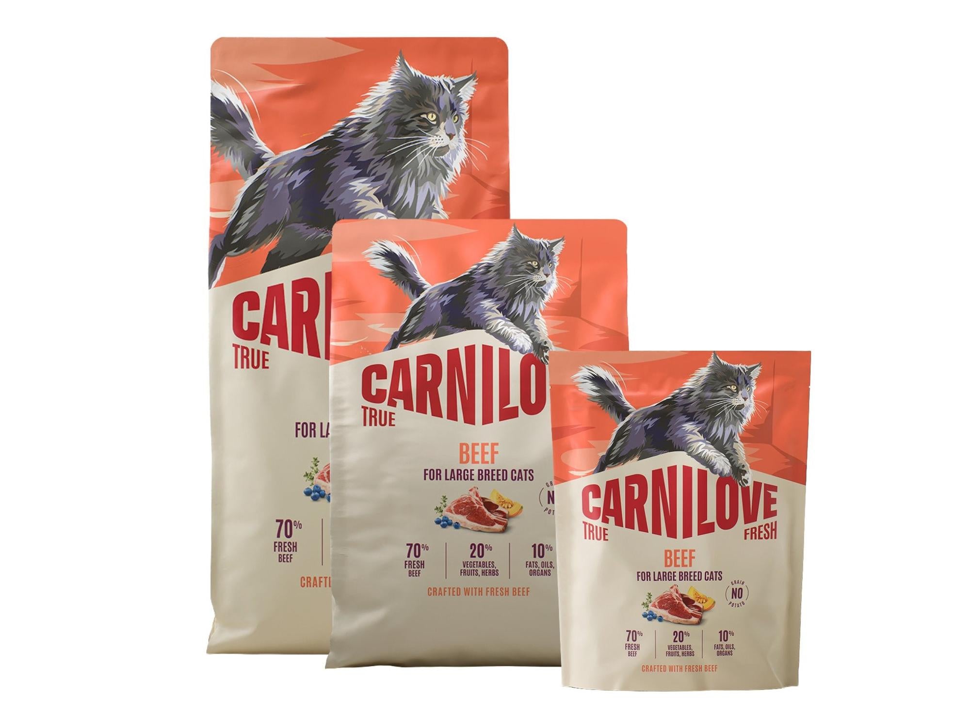 Tre Carnilove True Fresh Beef tørrfôrposer for store katter, med grå katt og oransje/hvit design.