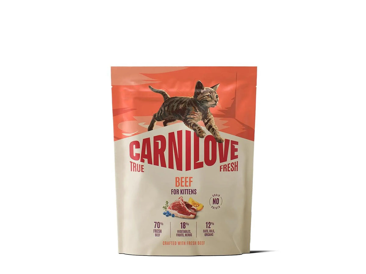 Carnilove True Fresh Beef for Kittens tørrfôr i oransje og kremfarget pose med kattunge og ingredienser.