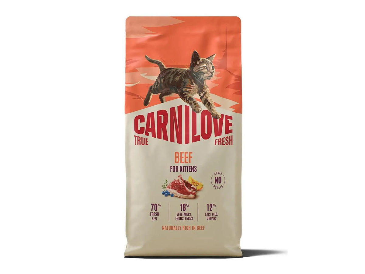 Carnilove True Fresh Beef for Kittens tørrfôr i oransje pose med kattunge, storfekjøtt og grønnsaker.
