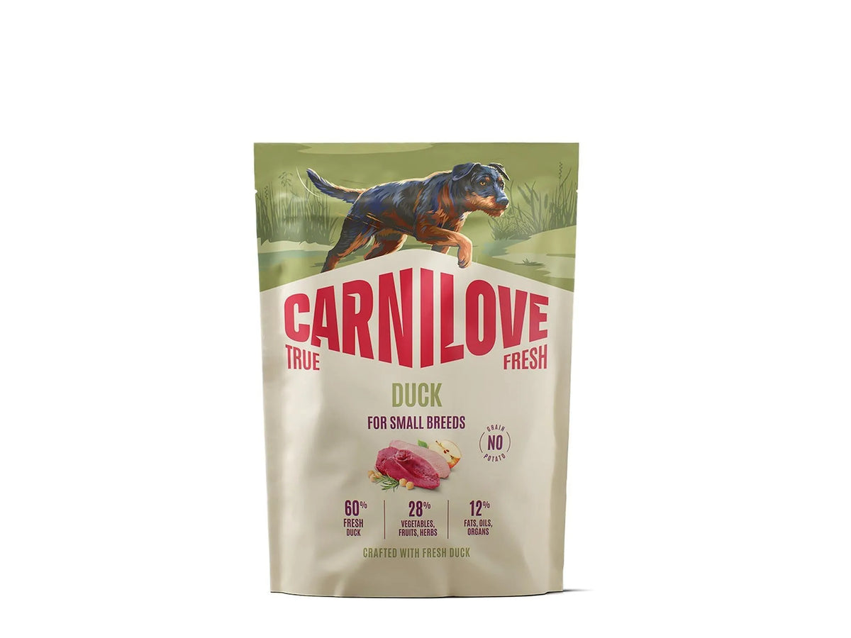 Carnilove True Fresh Duck hundefôr for små raser, beige pose med and og grønnsaker.