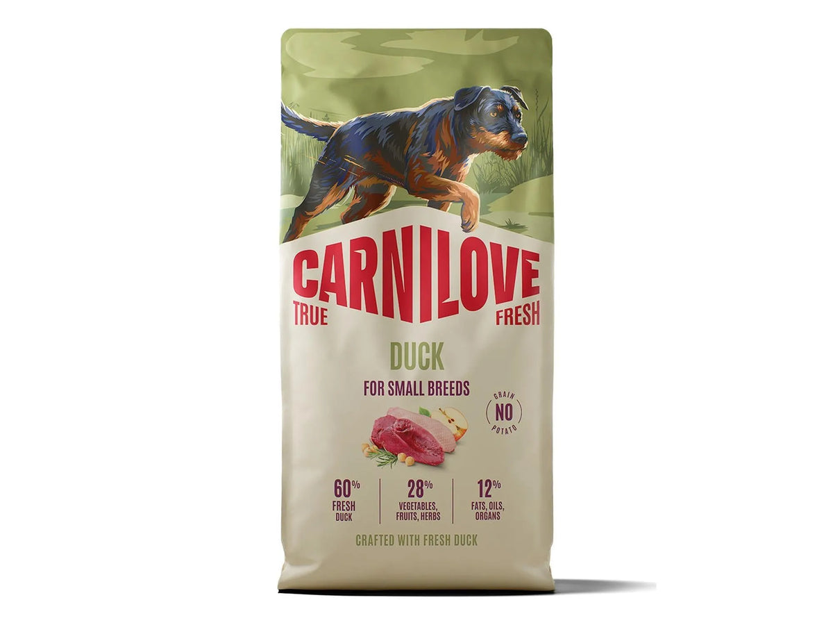 Carnilove True Fresh Duck hundefôr for små raser, hvit pose med and og grønnsaker.