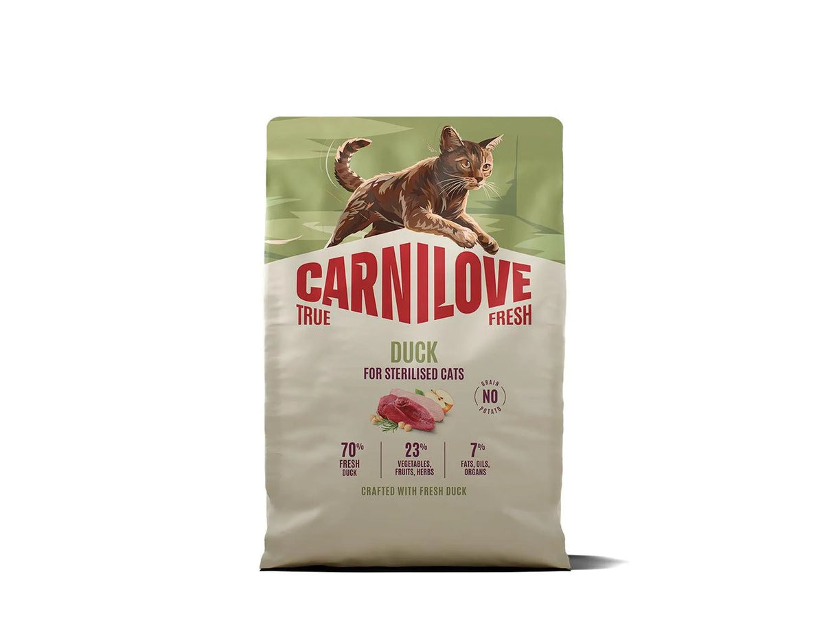 Carnilove True Fresh Duck for Sterilised Adult Cats, beige bag with a brown cat and duck meat graphic.