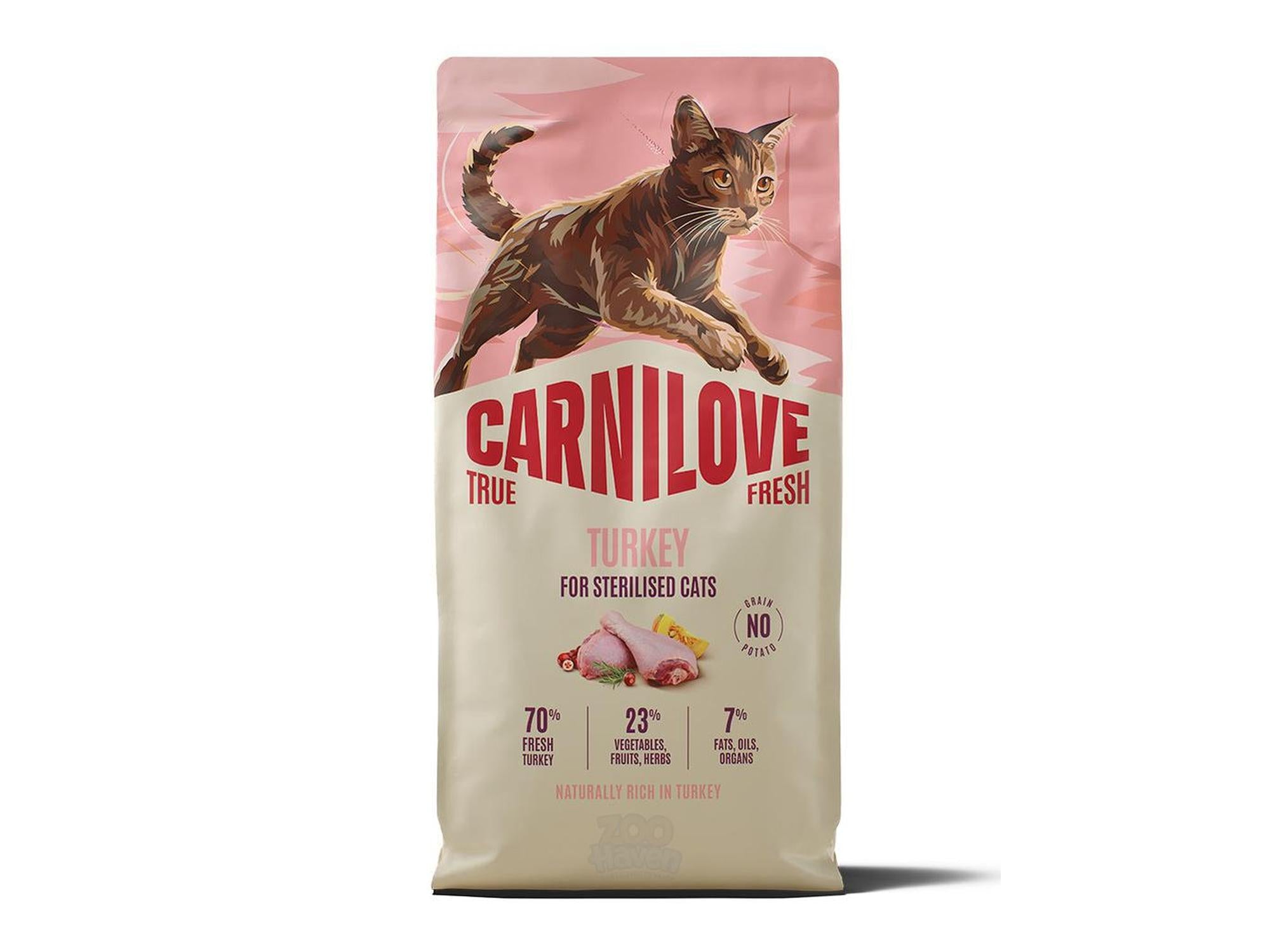 Carnilove True Fresh Turkey tørrfôr for steriliserte katter, med en brun katt og kalkun på emballasjen.