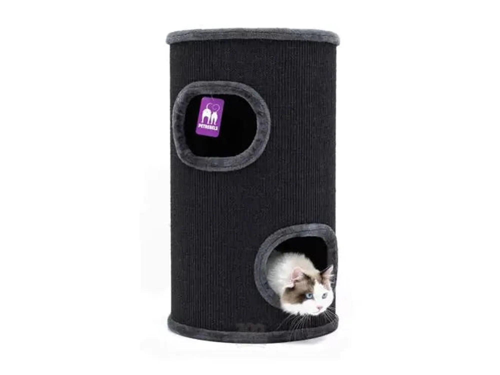 Svart Petrebels Dome 80 kloretønne med sisalteppe, to åpninger, og en hvit katt som titter ut.