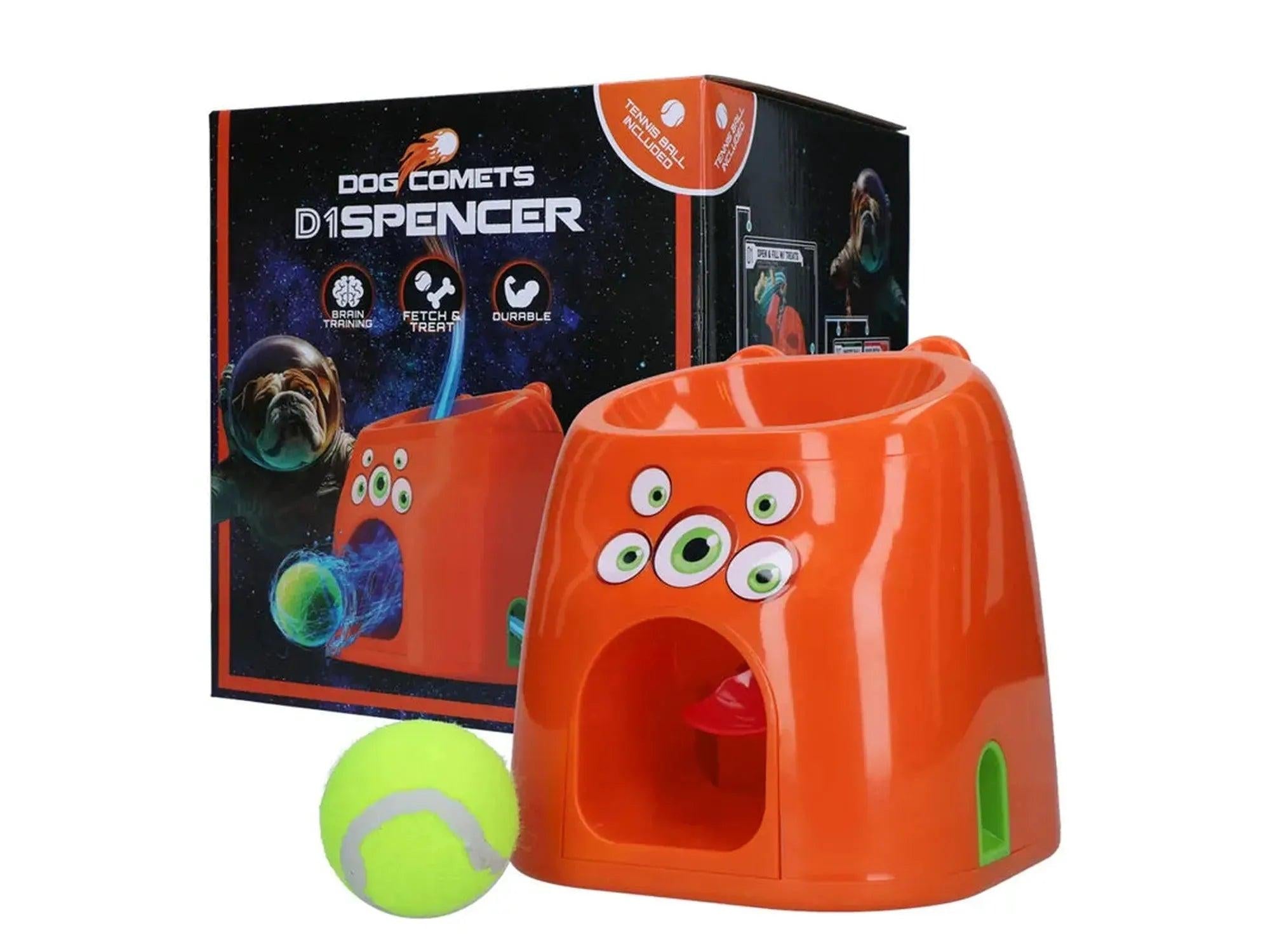 Oransje Dog Comets D1 Spencer Fetch & Treat dispenser med grønne øyne og tennisball.