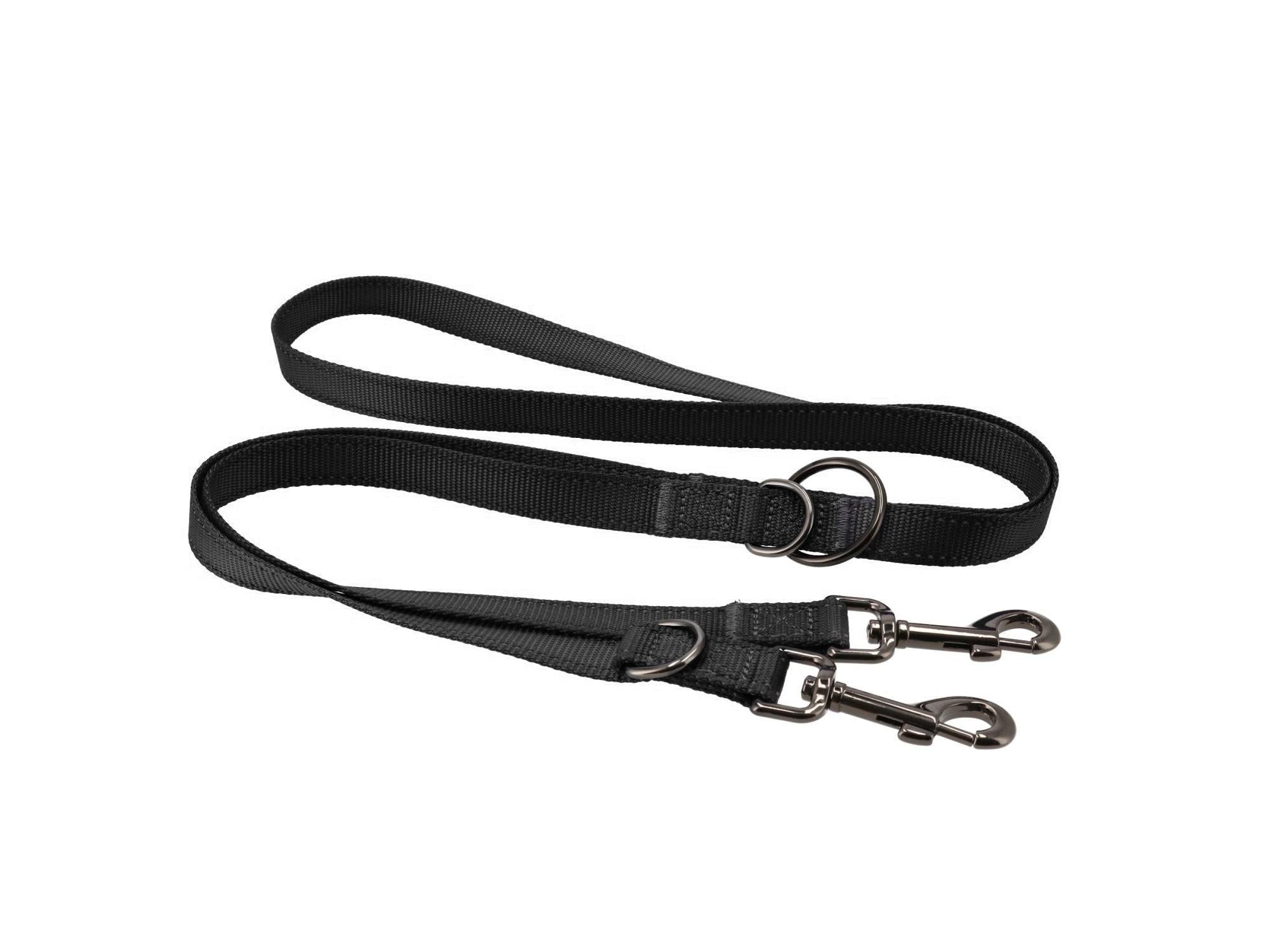 Svart Dogman Iris multikobbel i nylon med refleks og karabinkroker i begge ender.