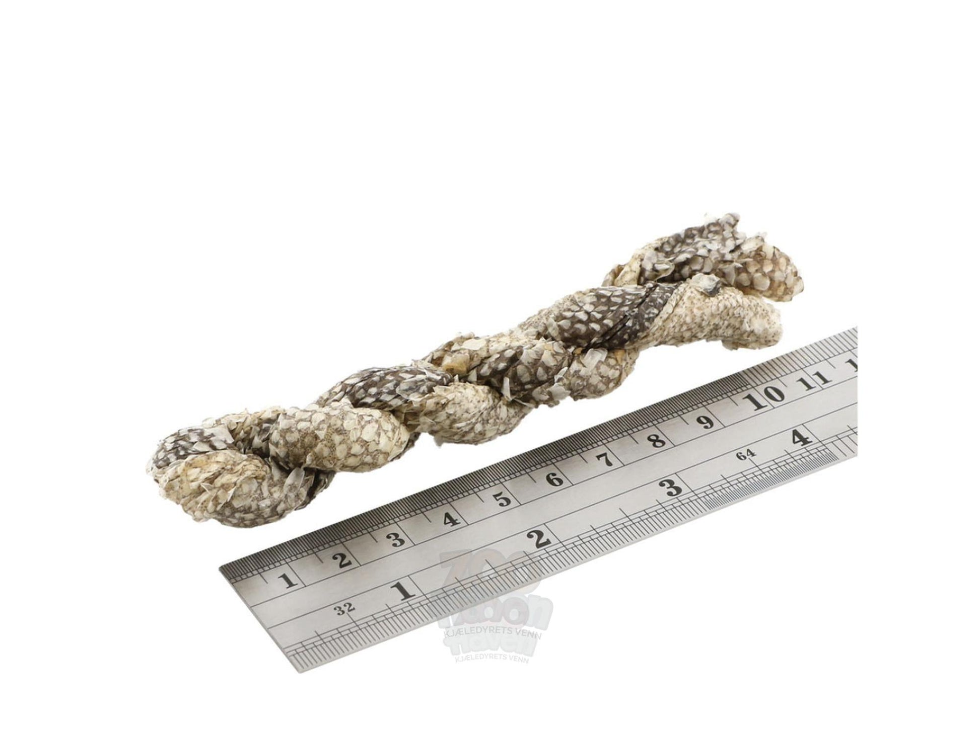 Fish4Dogs Dental Sea Jerky Fish Twists, en naturlig tyggegodbit av vridd fiskeskinn, ca. 11 cm lang.