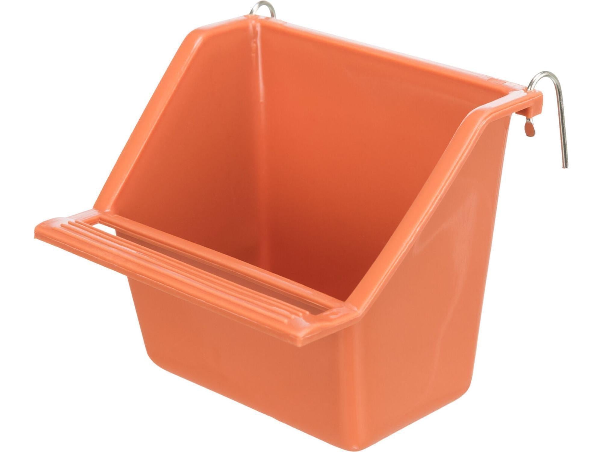 Oransje plast fuglekopp (130 ml) med metallkroker for bur, skrå design.