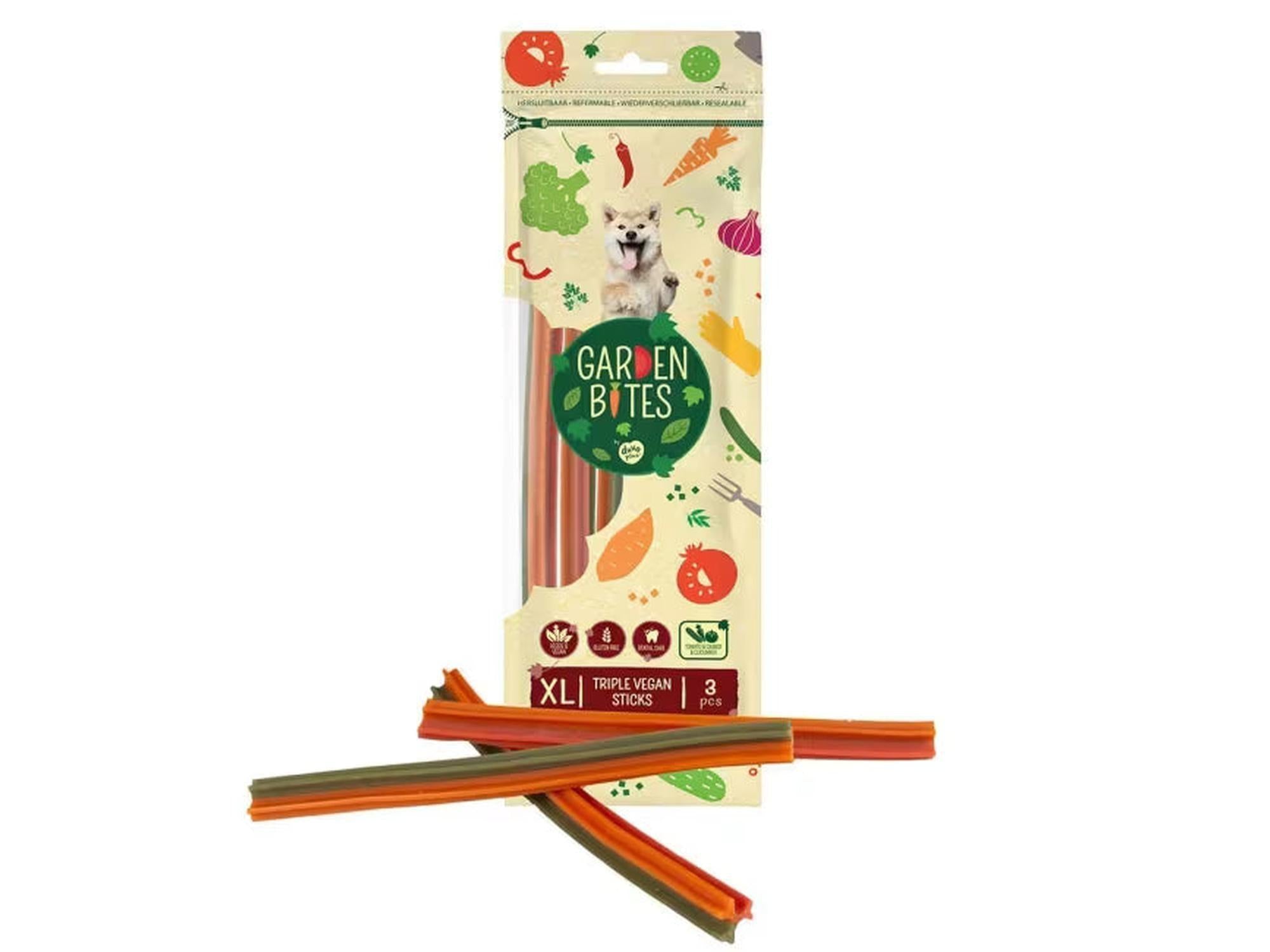 Garden Bites Triple Vegan Sticks XL 25 cm, 3-pakning med grønne, oransje og røde tyggesticks.
