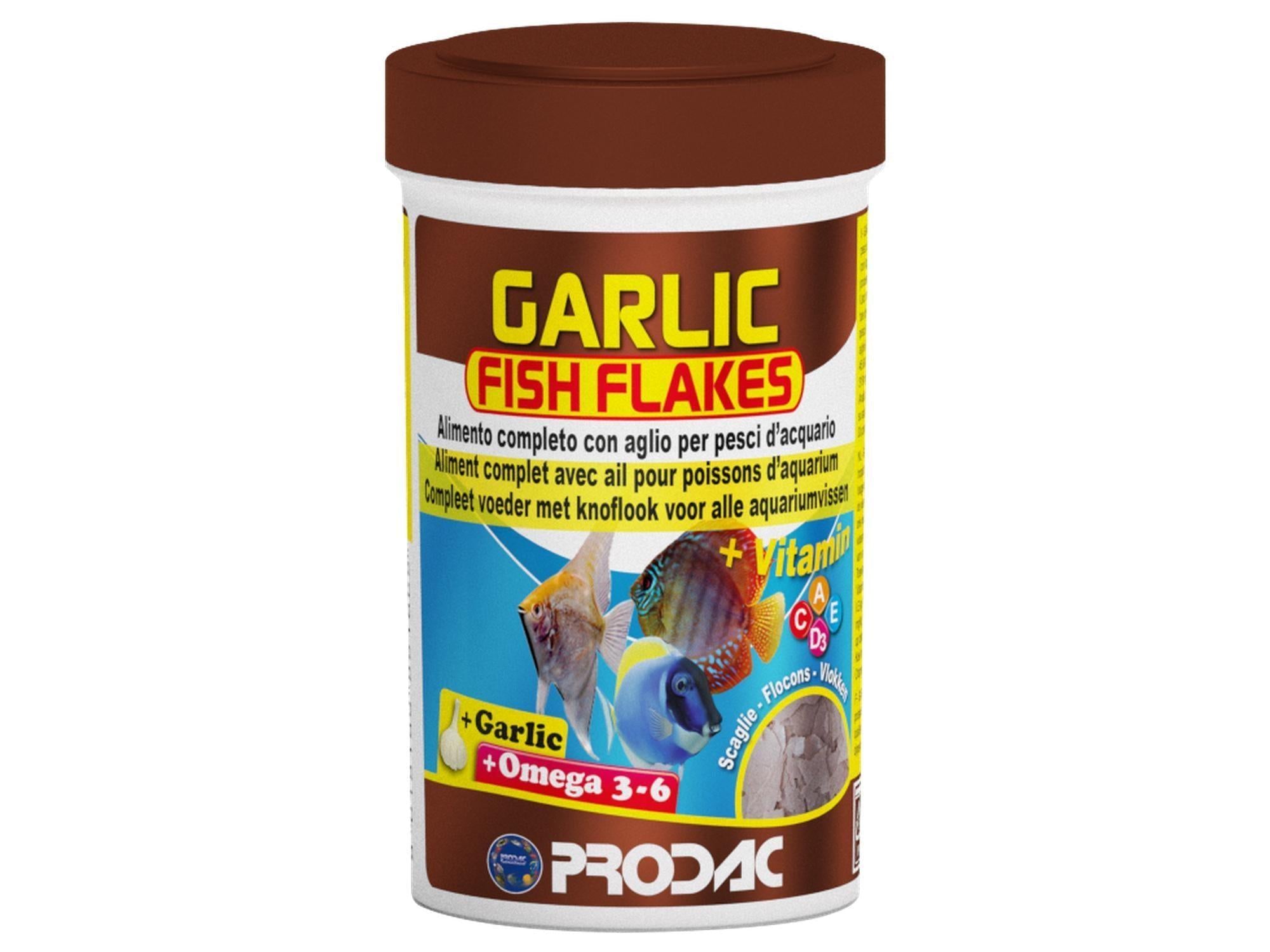 Prodac Garlic Fish Flakes akvariefôr i hvit beholder med brunt lokk, viser fisk og flak.