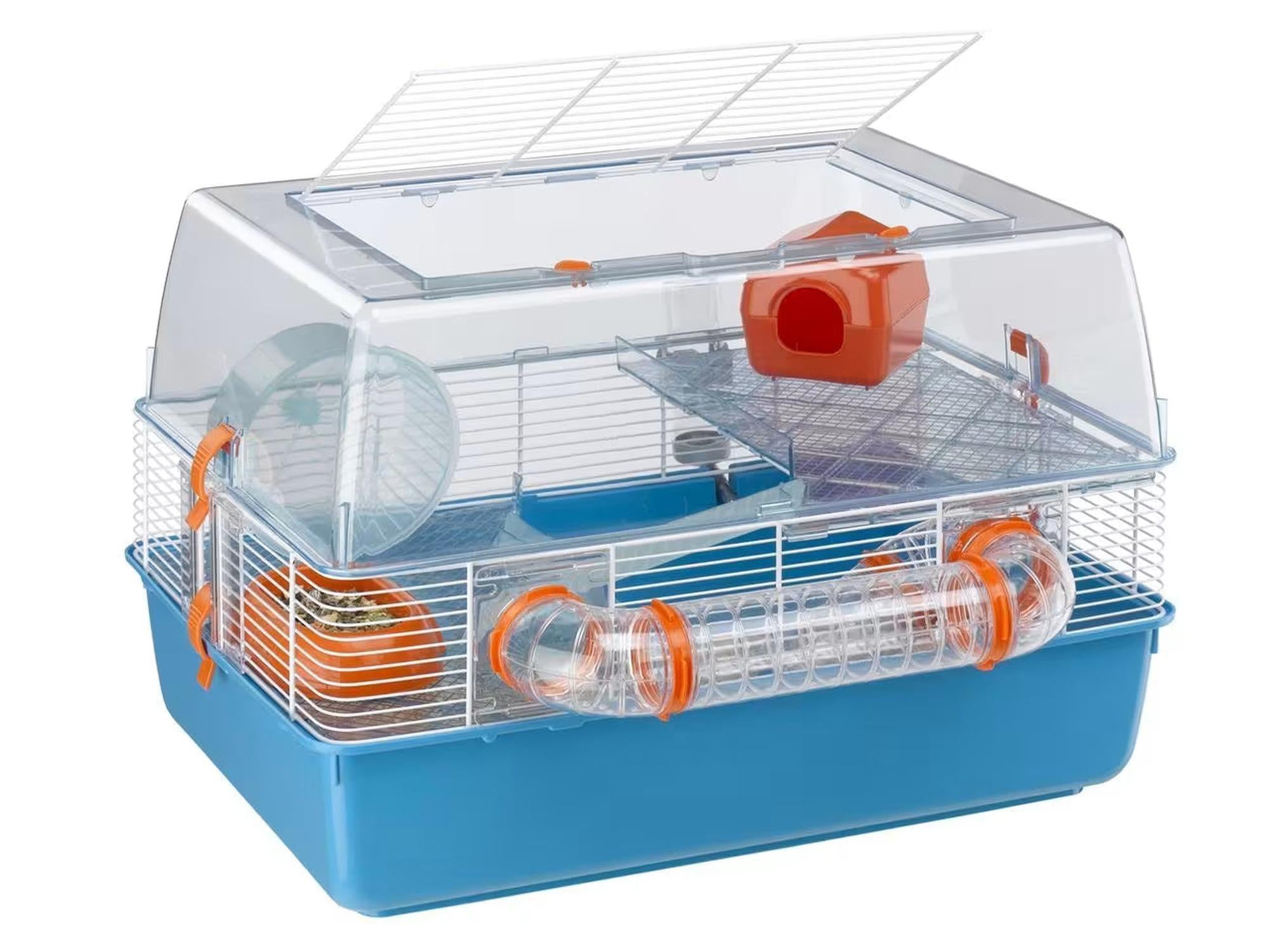 Blått og klart Duna Fun M hamsterbur med hvitt gitter, oransje tilbehør og åpen toppluke.