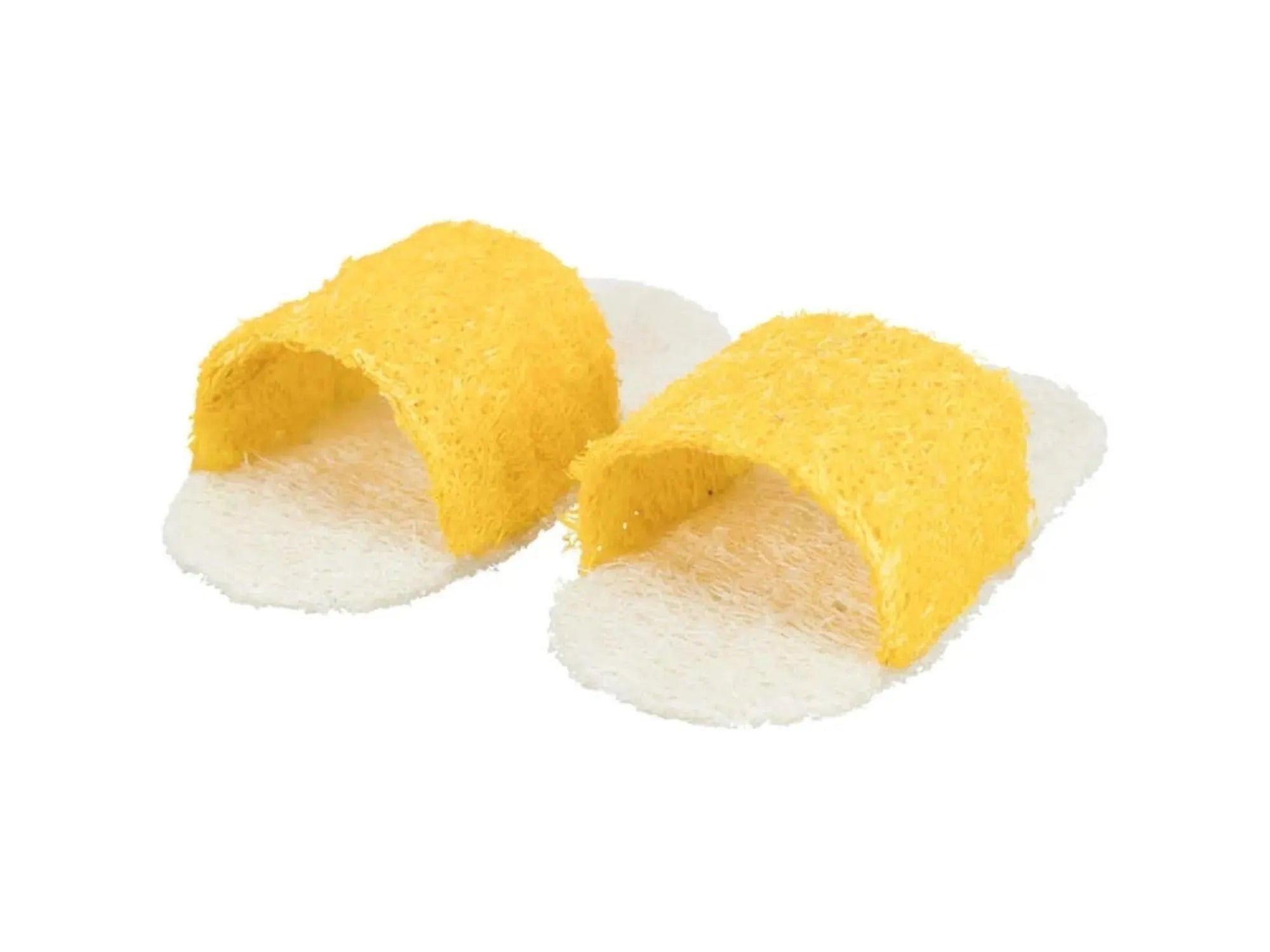 To loofa hamsterleker formet som gule og hvite sandaler, ca. 8 cm lange.