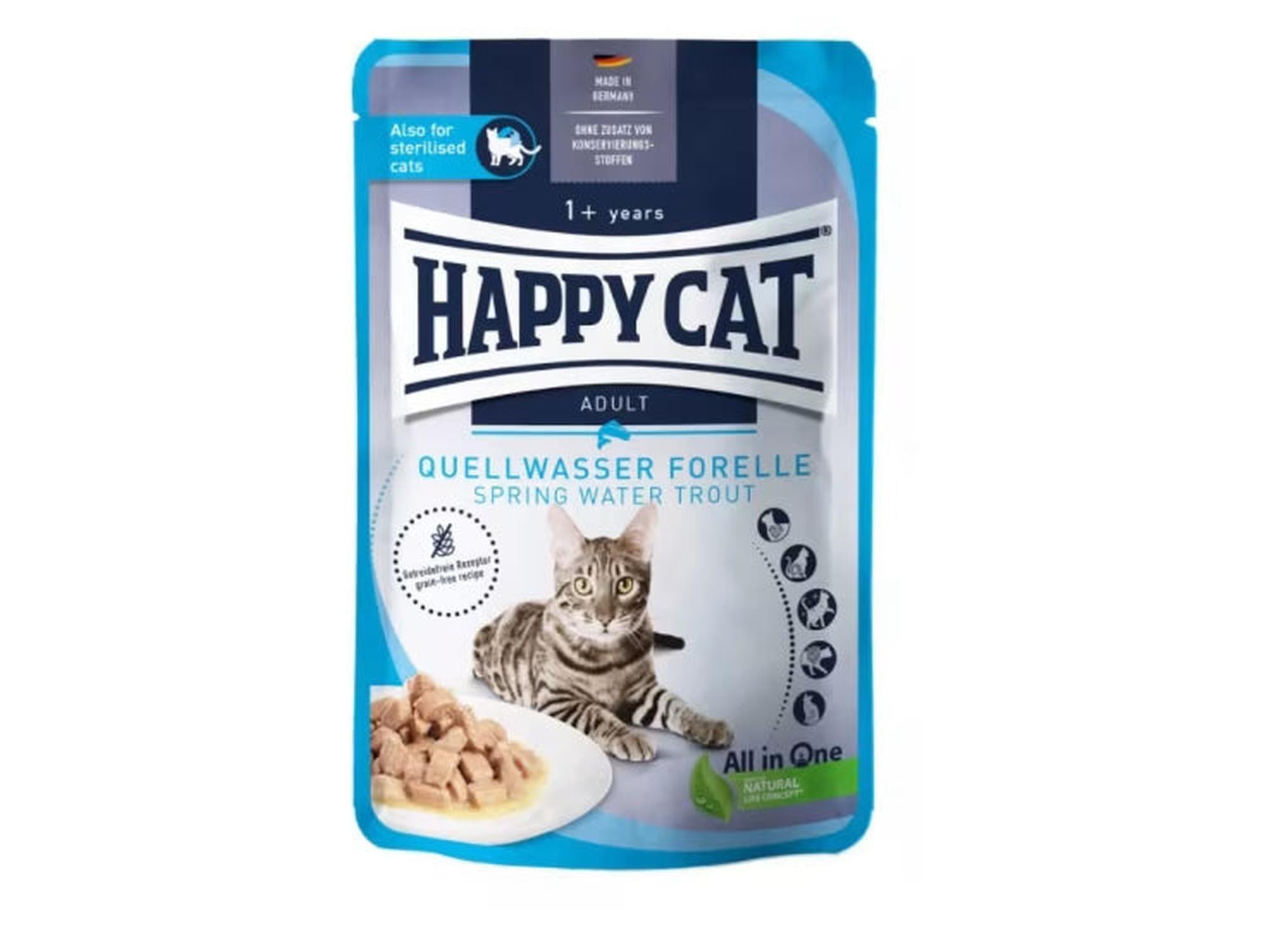 Happy Cat Adult våtfôr med ørret i blå porsjonspose, med bilde av katt og mat.