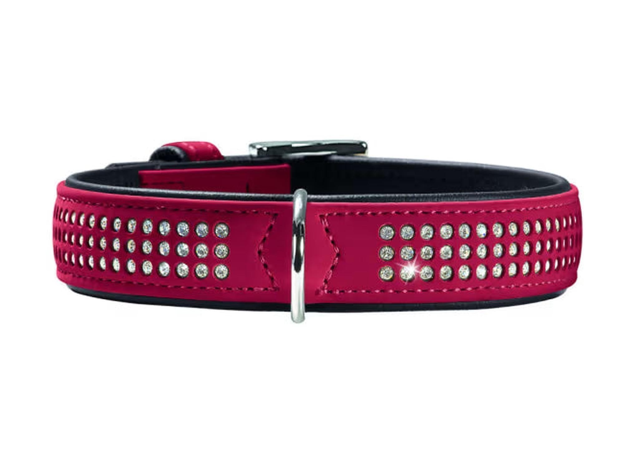 Hunter Softie Triluxe hundehalsbånd i rød/sort kunstskinn med glitrende dekorative steiner og metallring.