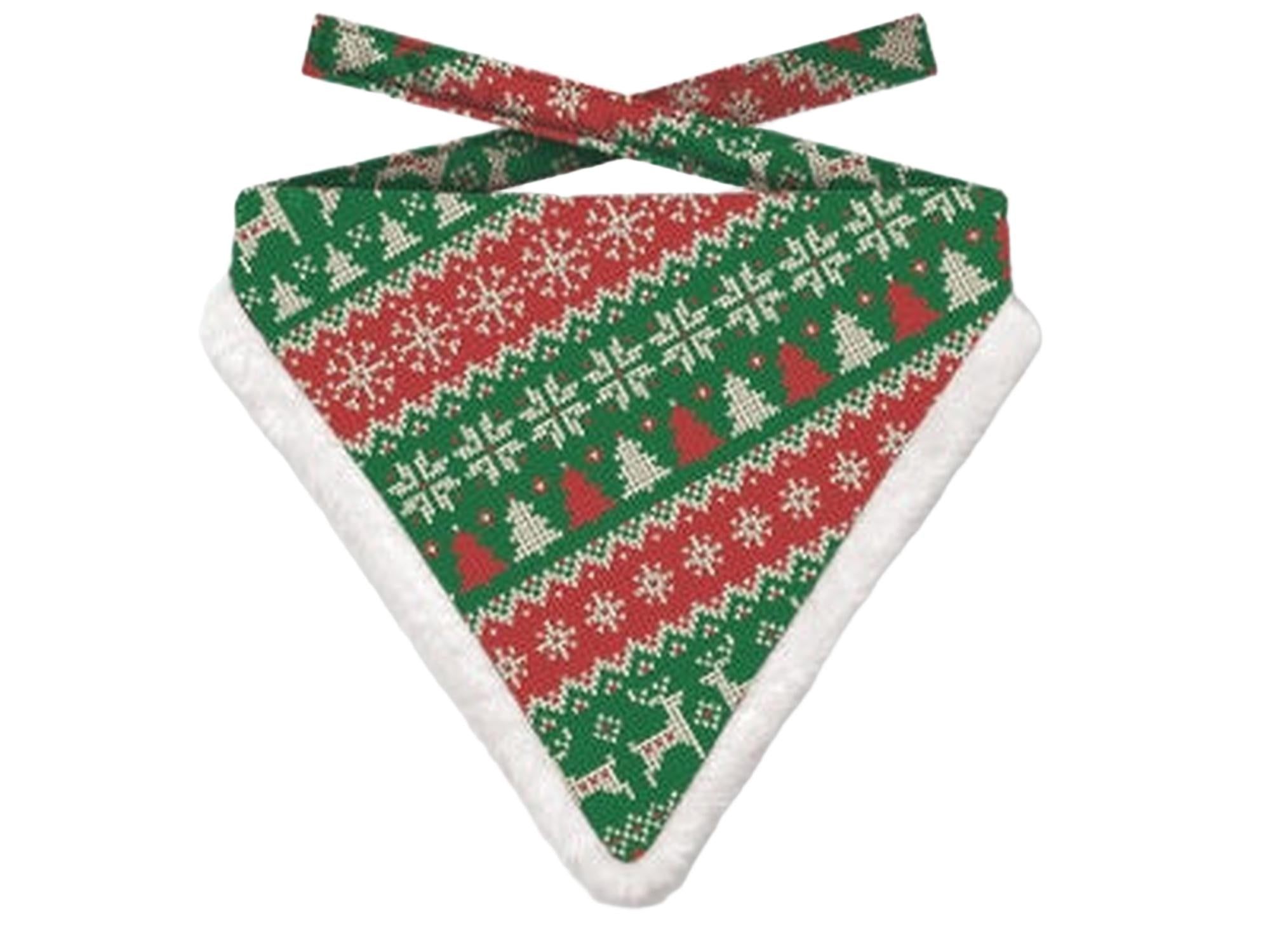 Rød og grønn julebandana til hund/katt med strikket mønster, reinsdyr, trær og hvit fluffy kant.
