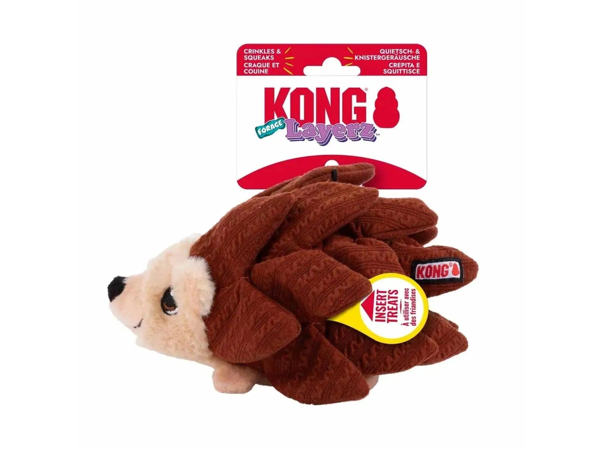 KONG Layerz Forage Hedgehog plysjleke i brunt og beige med godbitlommer, knitrelyd og pipelyd.