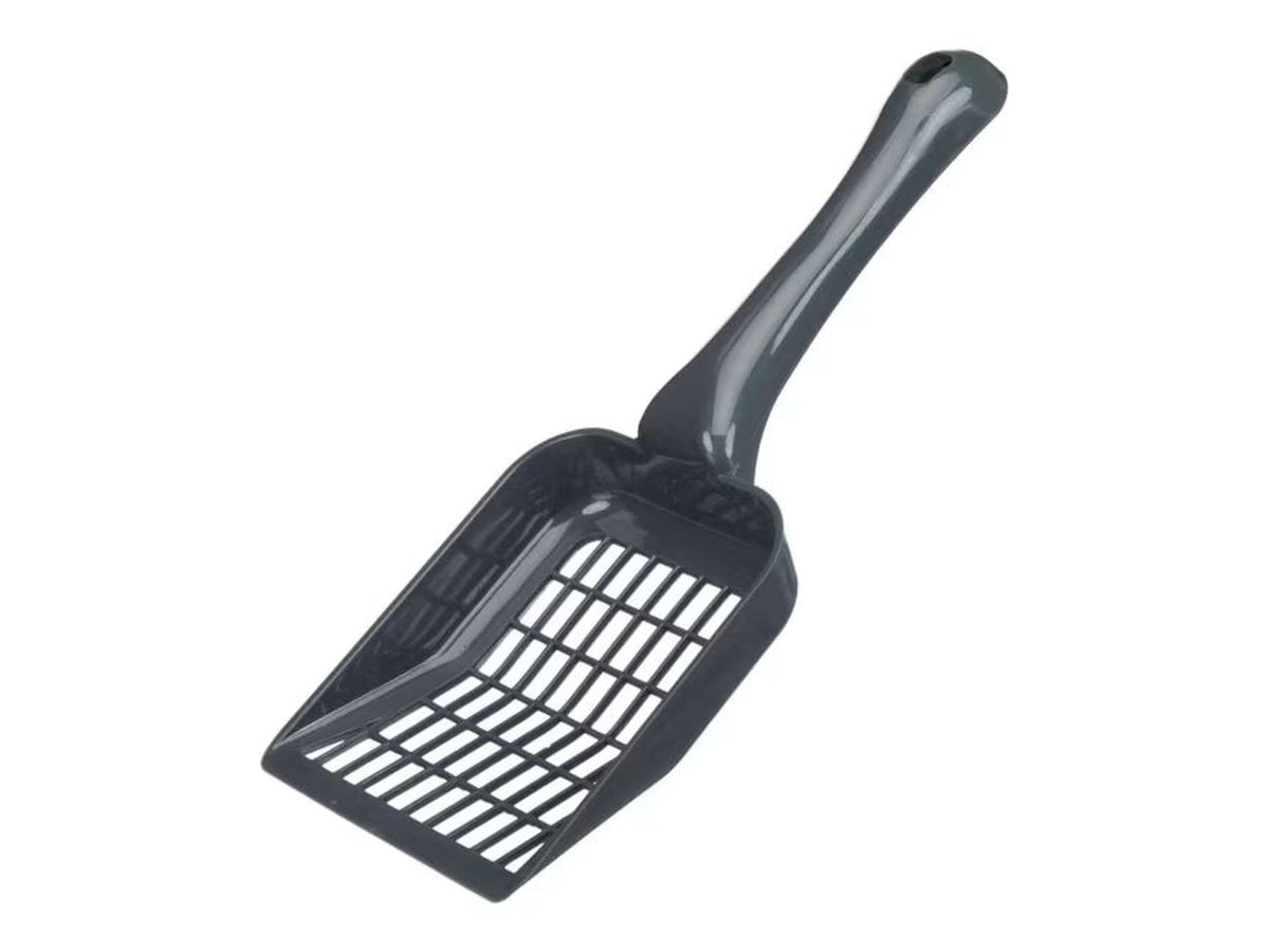 Mørkegrå, grov kattesandspade i plast med perforert flate og langt håndtak.