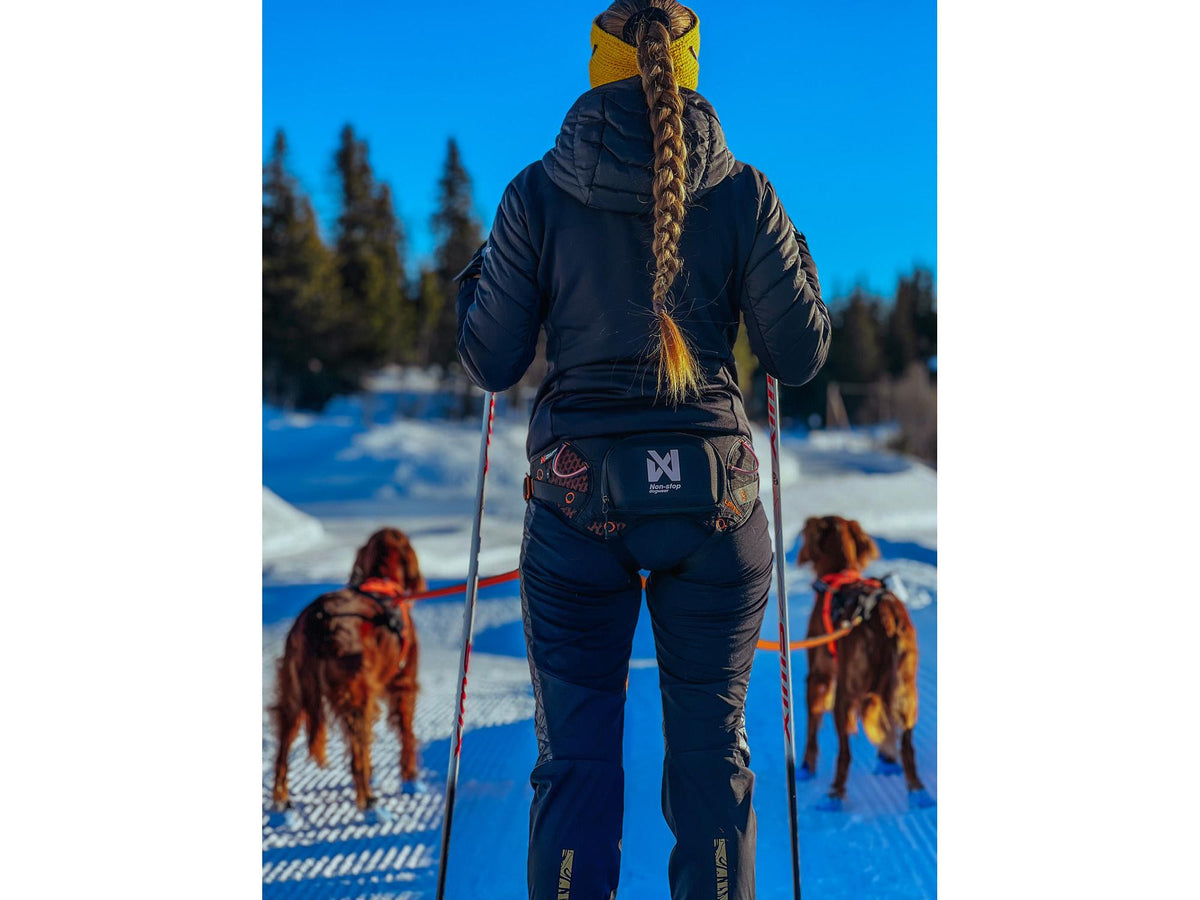 Non-stop dogwear Løype belt skibelte – Svart/oransje