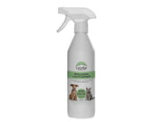Hvit 500 ml flaske med Naturligt Rent Biologisk luktfjerner, med grønn etikett og bilder av hund og katt.