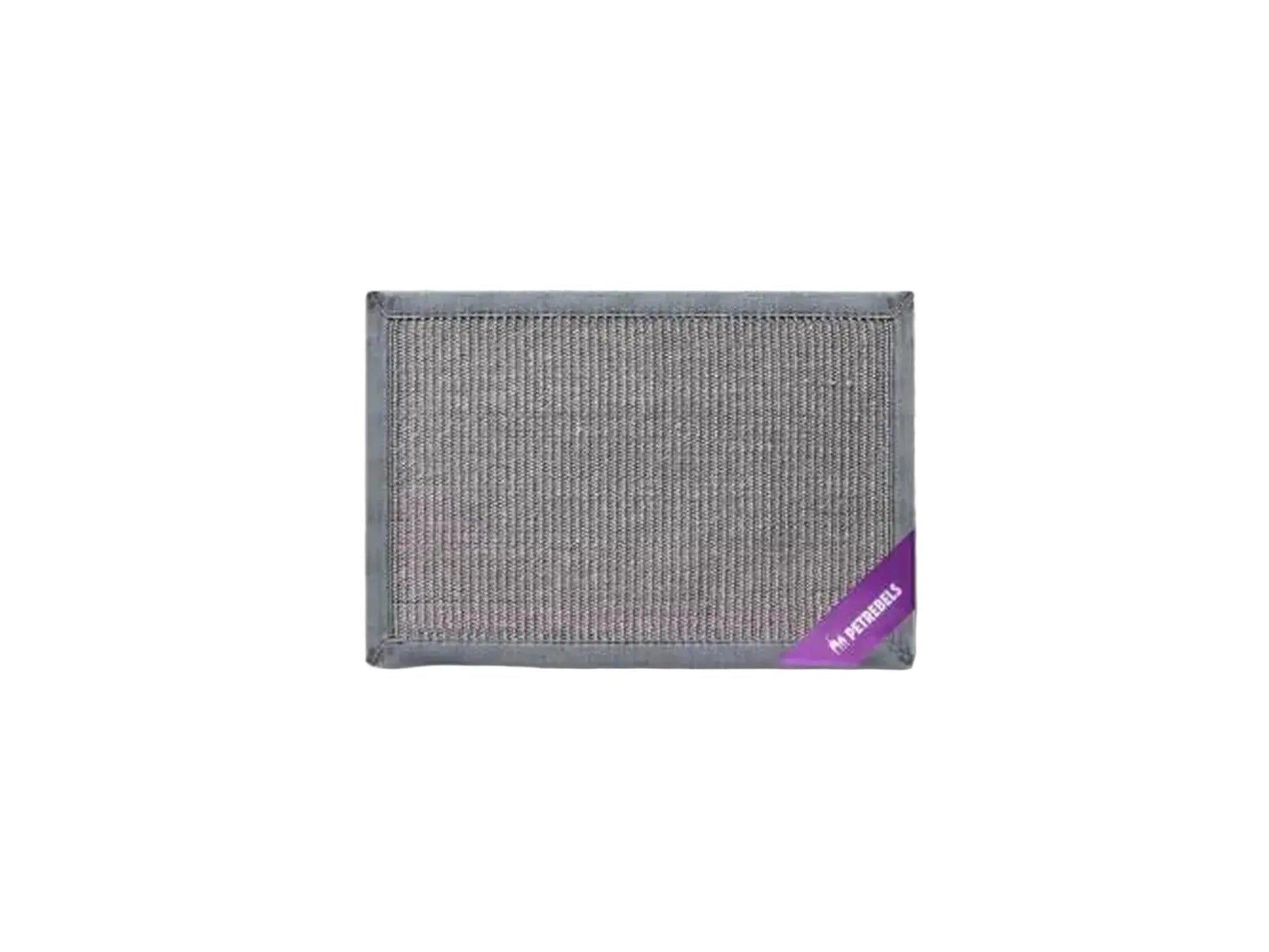 Grå Mastermat 60 sisal klorematte for katt, med lilla Petrebels-merke.