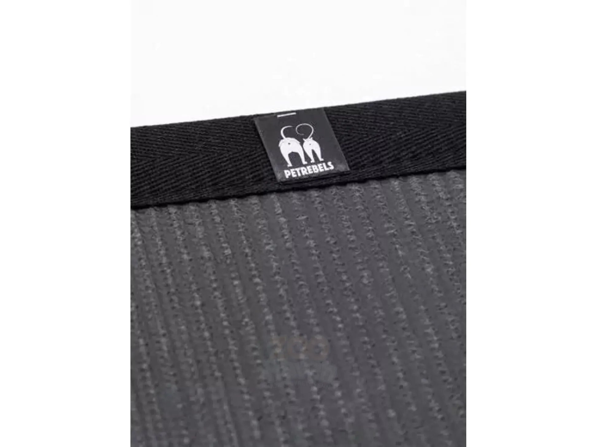Mastermat 60 klorematte i mørk sisal med svart kant og Petrebels-logo.