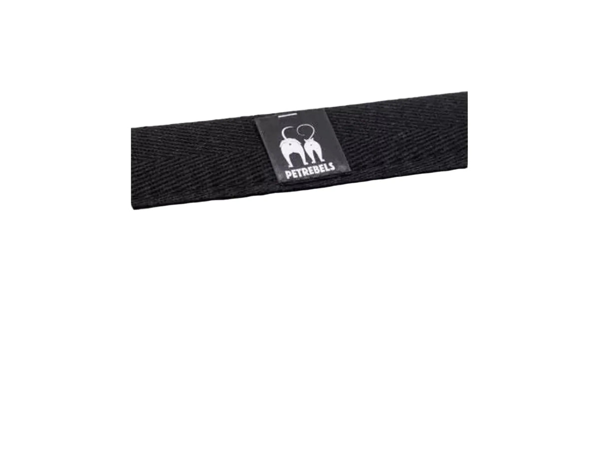 Mastermat 60 klorematte i mørk sisal med svart kant og Petrebels-logo.