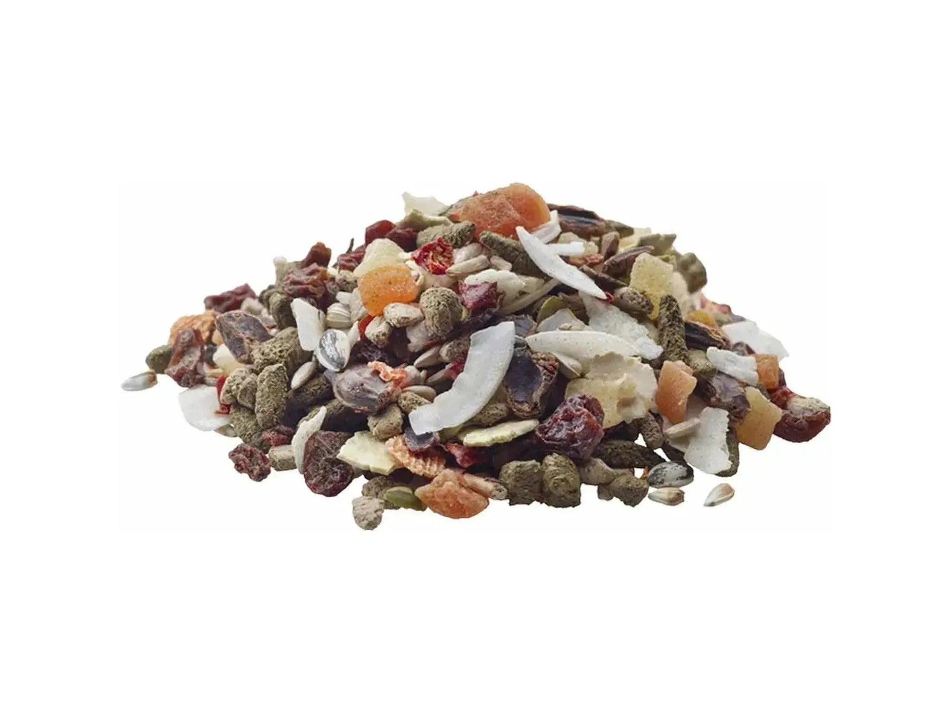 En haug med Nature Snack Fruitie S, en variert blanding av tørket frukt, frø og pellets for gnagere.