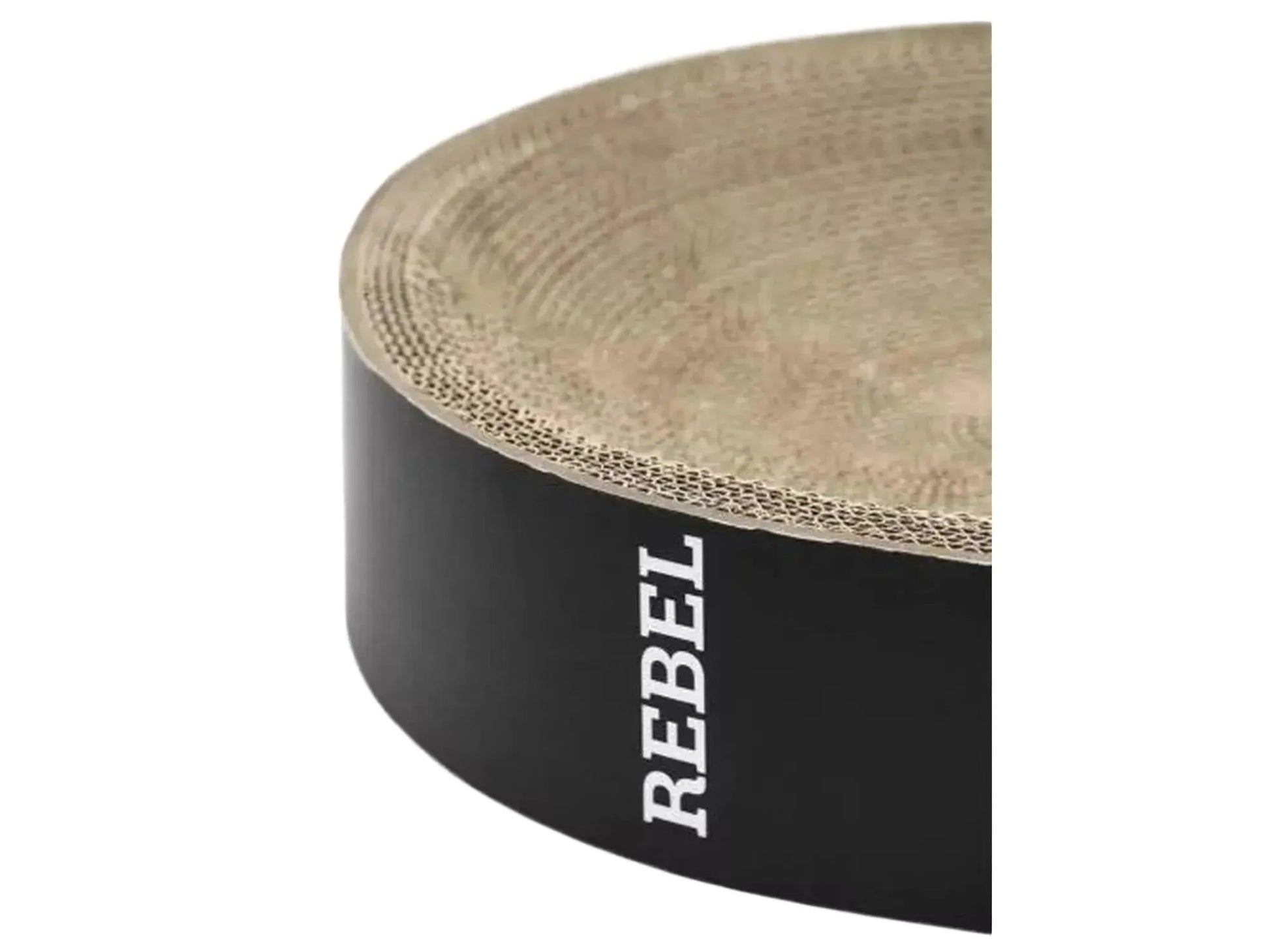 Oliver 61 buet klorekurv i resirkulert bølgepapp med svart kant og "REBEL" logo.