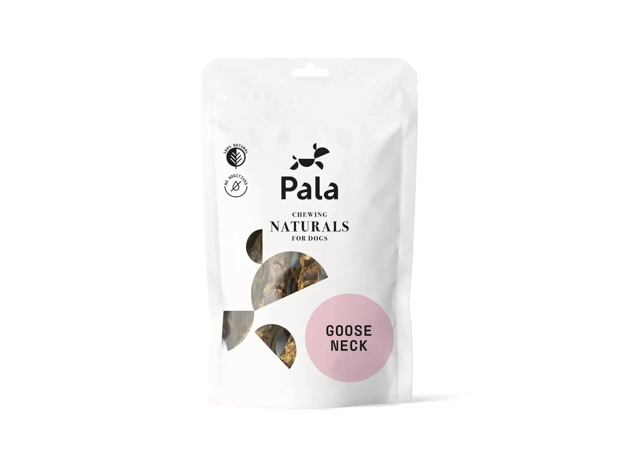 Hvit pose Pala Chewing Naturals Goose Neck hundetygg, med glimt av mørke, lufttørkede gåsehalsbiter.
