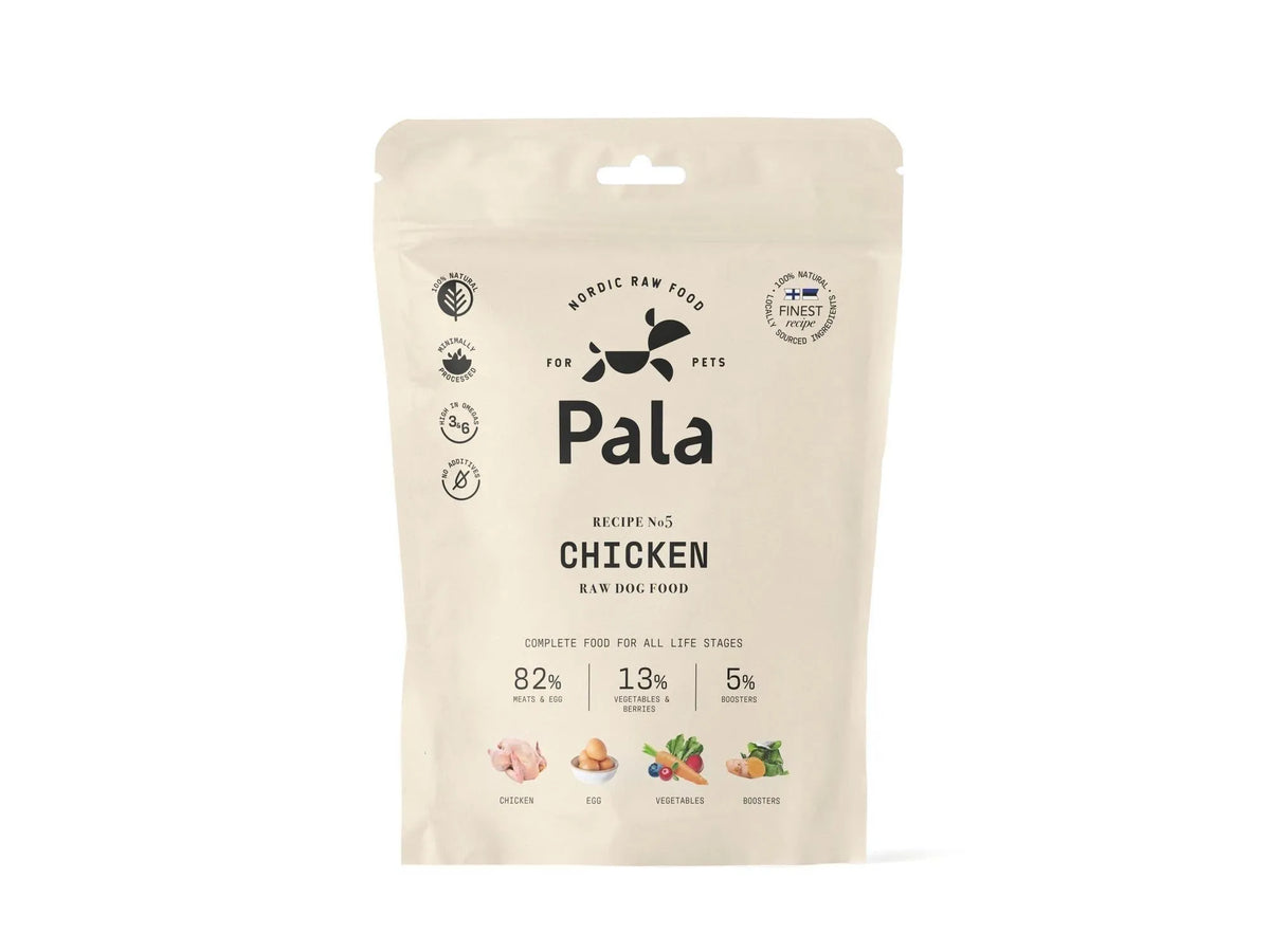 Pala Komplett Hundemat Kylling Recipe #5, en hvit pose med råfôr for aktive hunder.