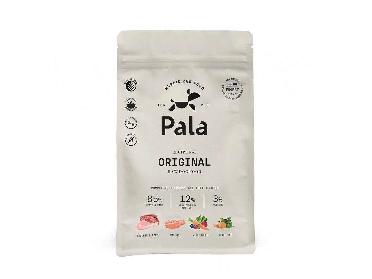 Pala Original råfôr for hund, hvit pose med kylling, storfe, laks, grønnsaker og bær.