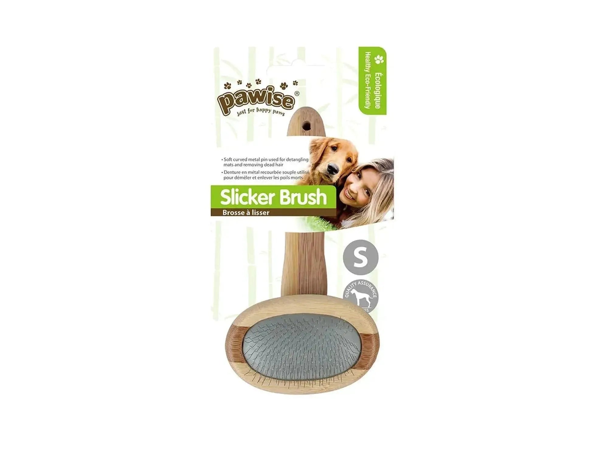 Pawise Slicker Brush med trehåndtak og metallpigger, vist i emballasje med hund og kvinne.