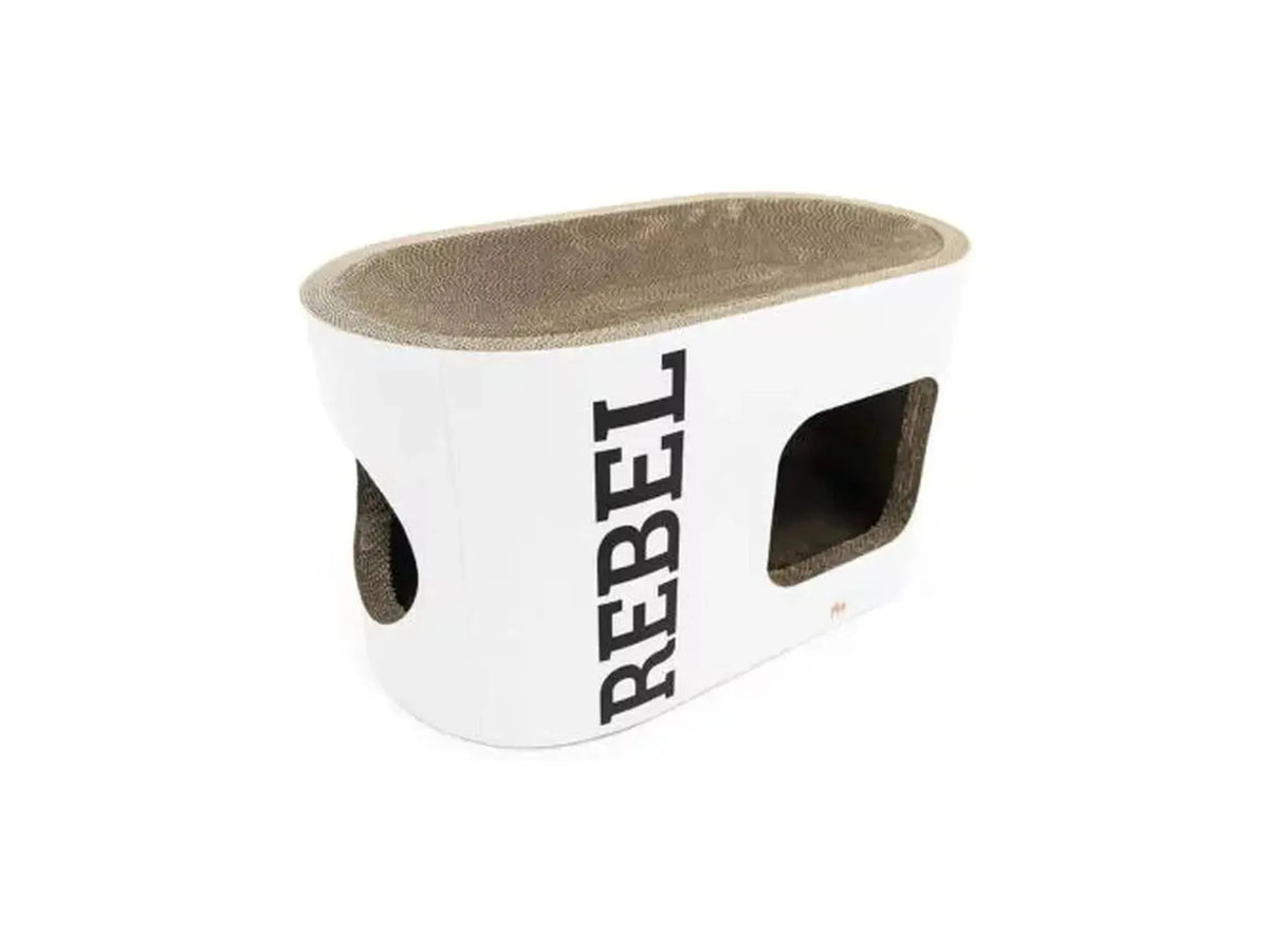 Hvit Ruby 60 kloremøbel i resirkulert papp med "REBEL" trykk, kloreflate og hule for katt.