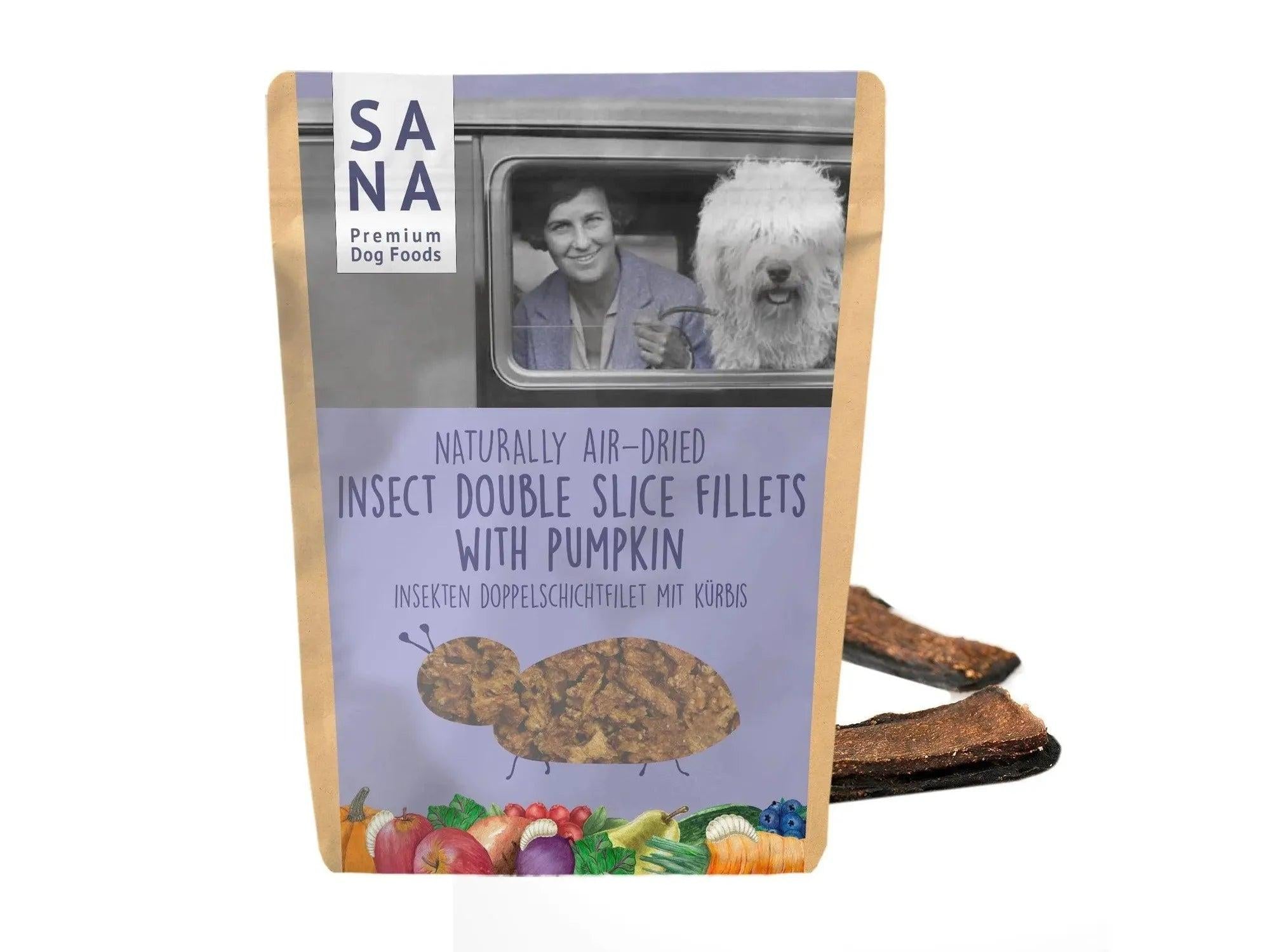 SANA Insect Double Slice Fillets med Gresskar hundesnacks i en brun pose med vintagebilde og insektgrafikk.