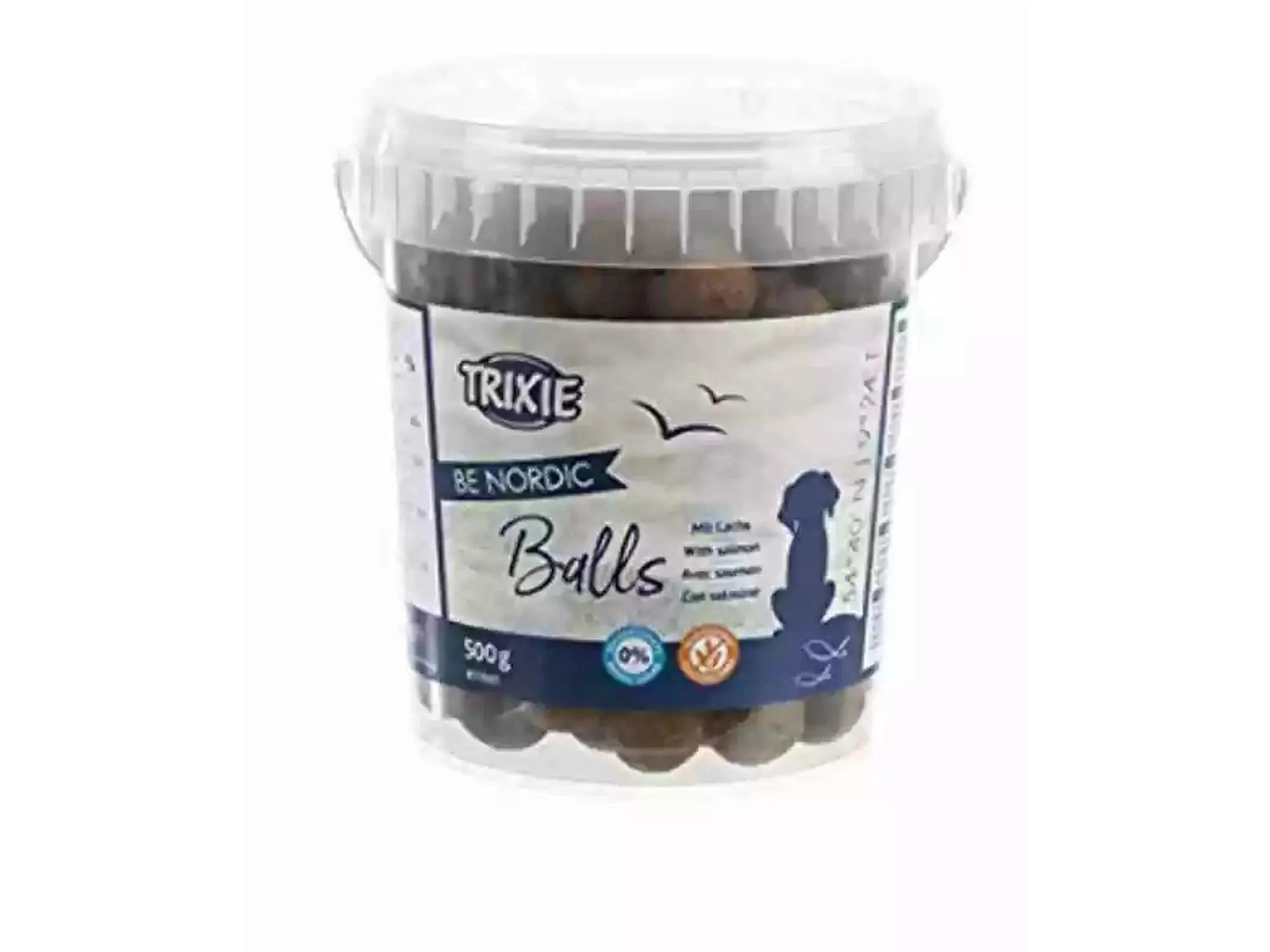 Trixie BE NORDIC Salmon Balls 500g i en klar plastbøtte med hvit etikett og hundesilhuett.