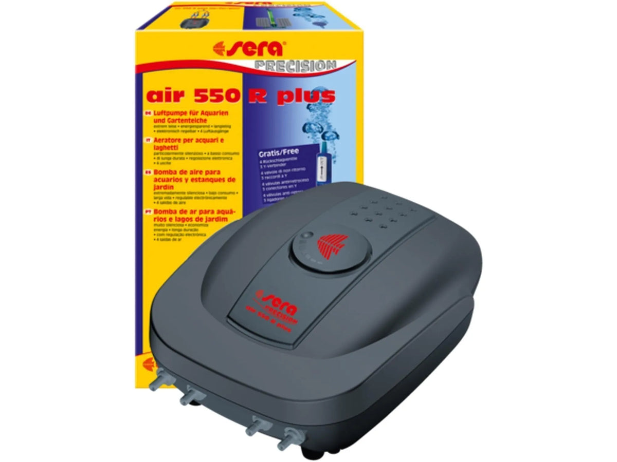 Sera Air Plus 550 R akvariepumpe i mørkegrå med rød logo og gul emballasje.