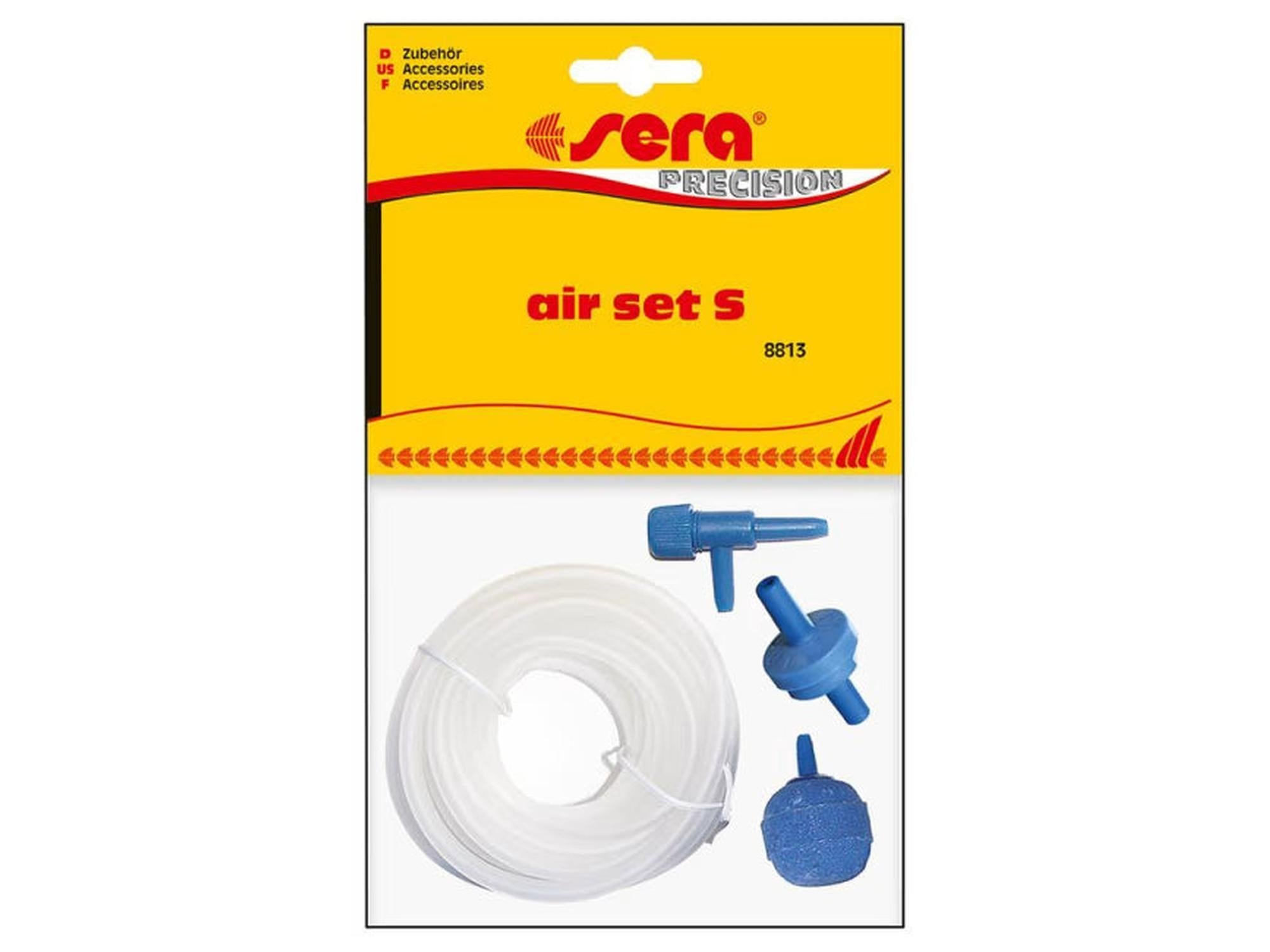 Sera Air Set S akvarium luftesett med hvit slange, blå luftstein og koblinger i emballasje.