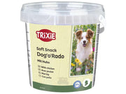 TRIXIE Soft Snack Dog'o Rado med kylling, 500g, i en hvit plastbøtte med bilde av en hund.