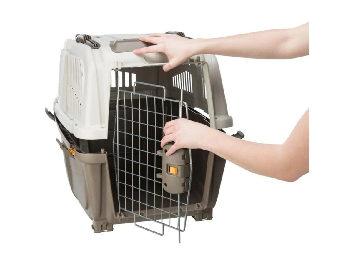 Taupe/sand Skudo 4 transportbur for hund/katt med metallgitterdør og vannskål.