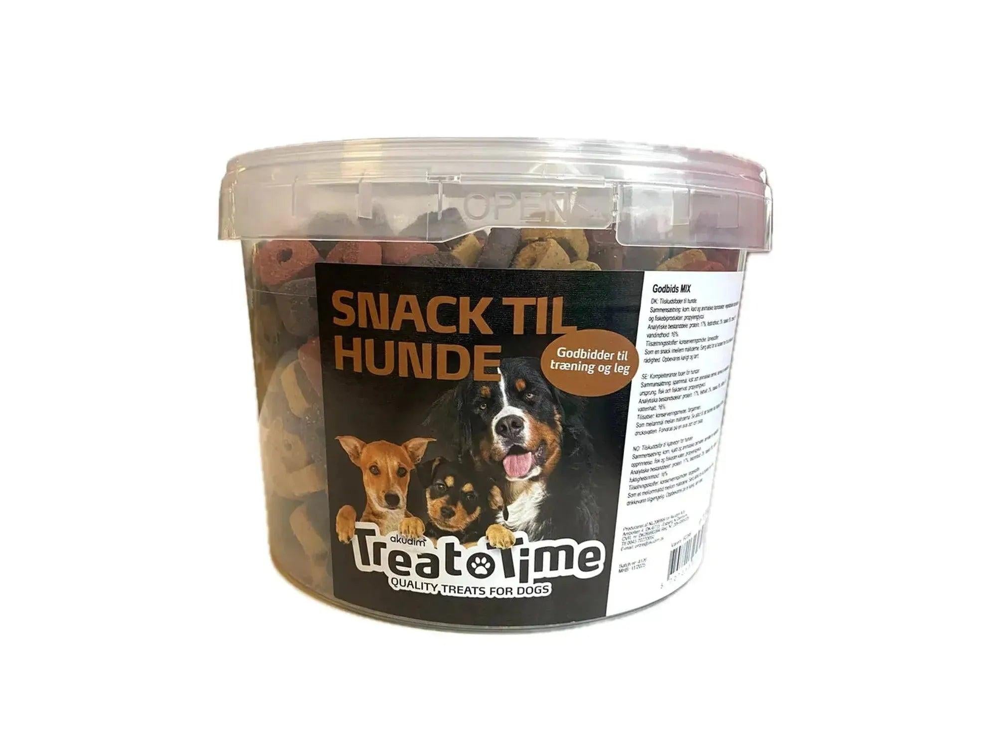 Treattime Soft-Snack godbidder til hund 1,8 kg Mix i klar plastbøtte med hundebilder.
