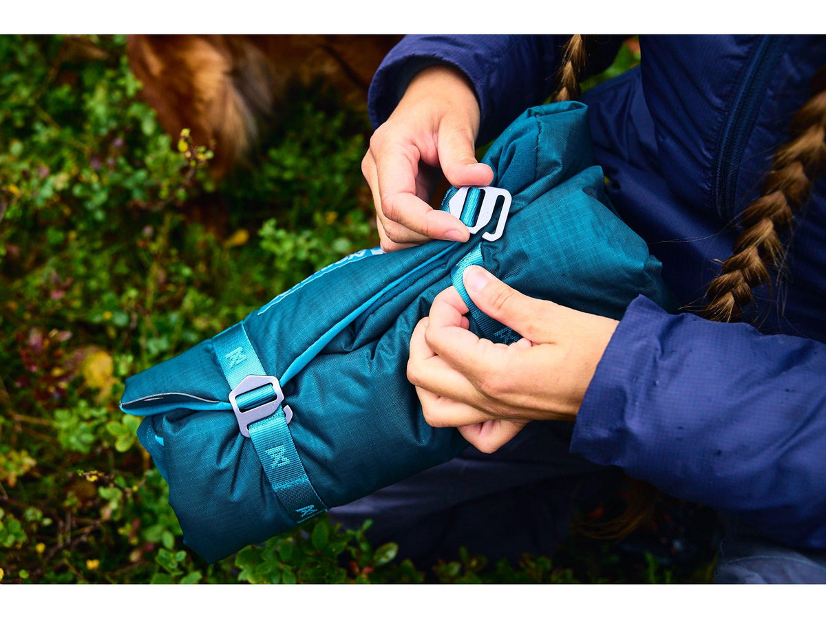 Non-stop dogwear Trekking dog bed campingseng – Mørk teal
