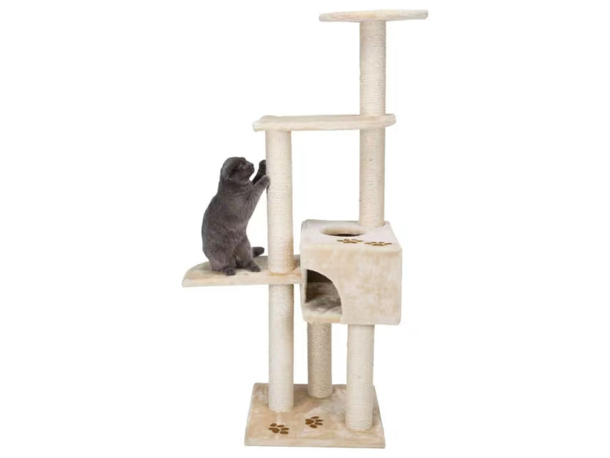 Trixie Alicante kattemøbel i beige med sisal klorestolper, hule, plattformer og en grå katt som klorer.