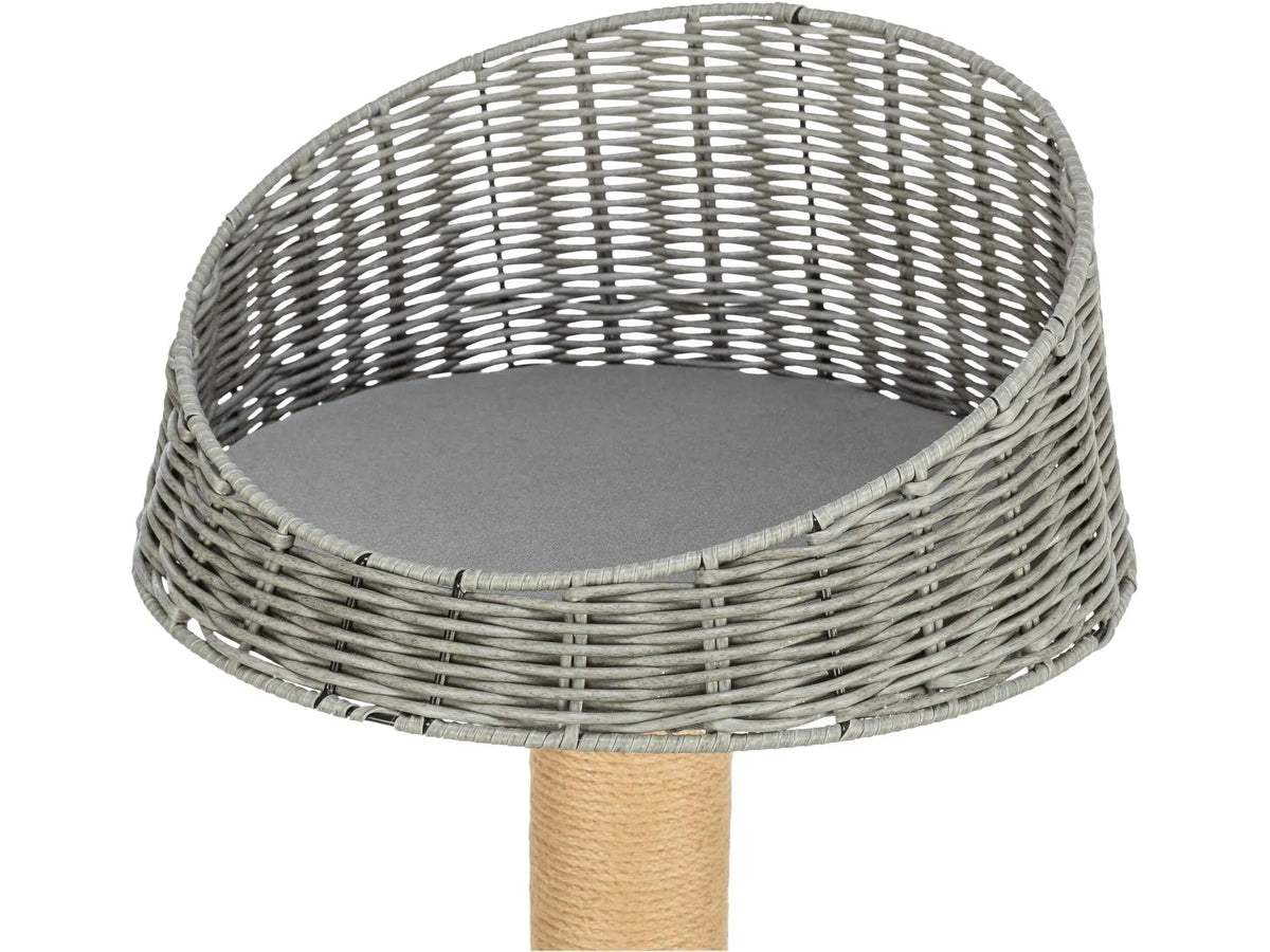 Grått polyrattan kloretre med jute stolpe og polstret liggeplass for utendørs bruk.