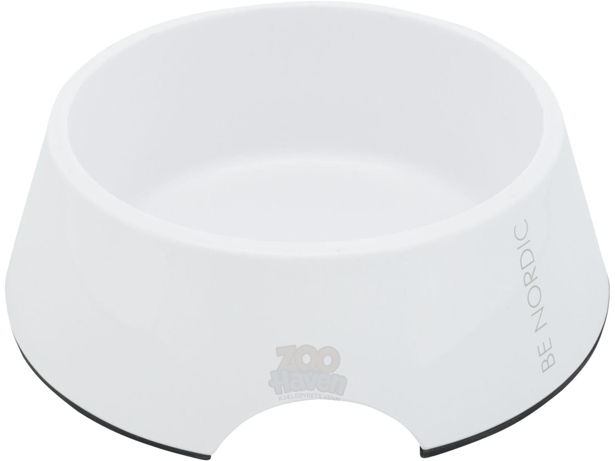 Hvit Trixie BE NORDIC melaminskål, 0,4L Ø17cm, med sklisikker gummikant og stilrent design.